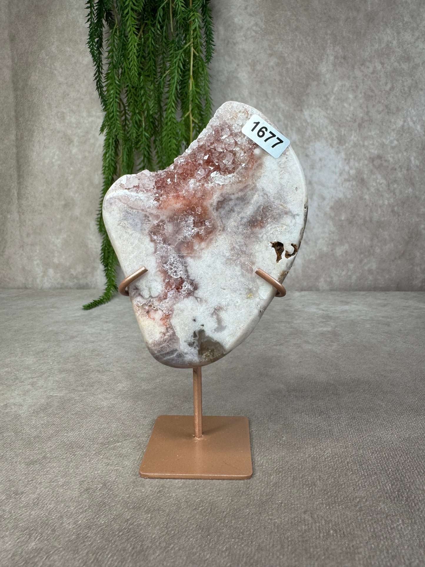 Roze amethist op standaard #1677