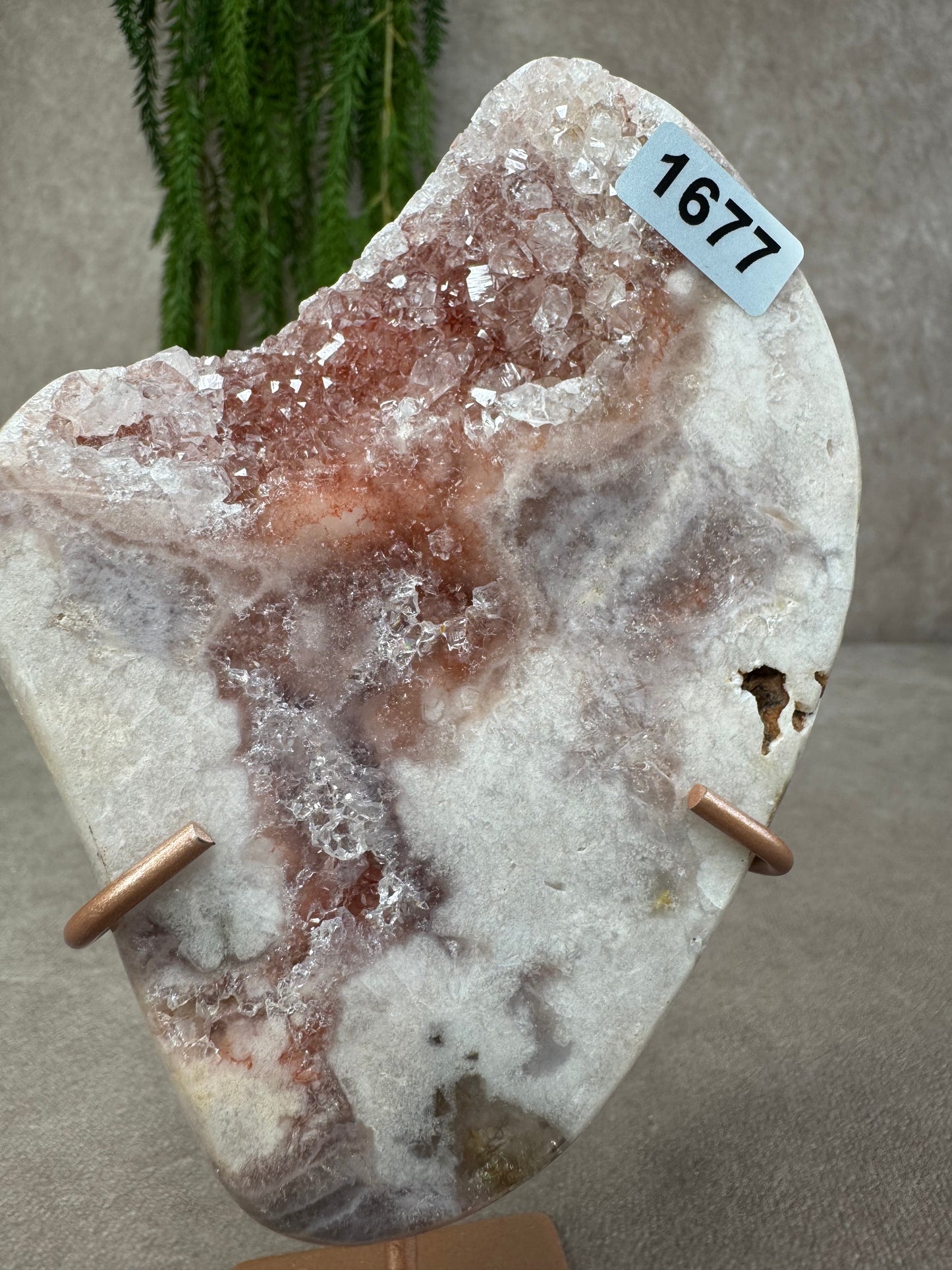 Roze amethist op standaard #1677