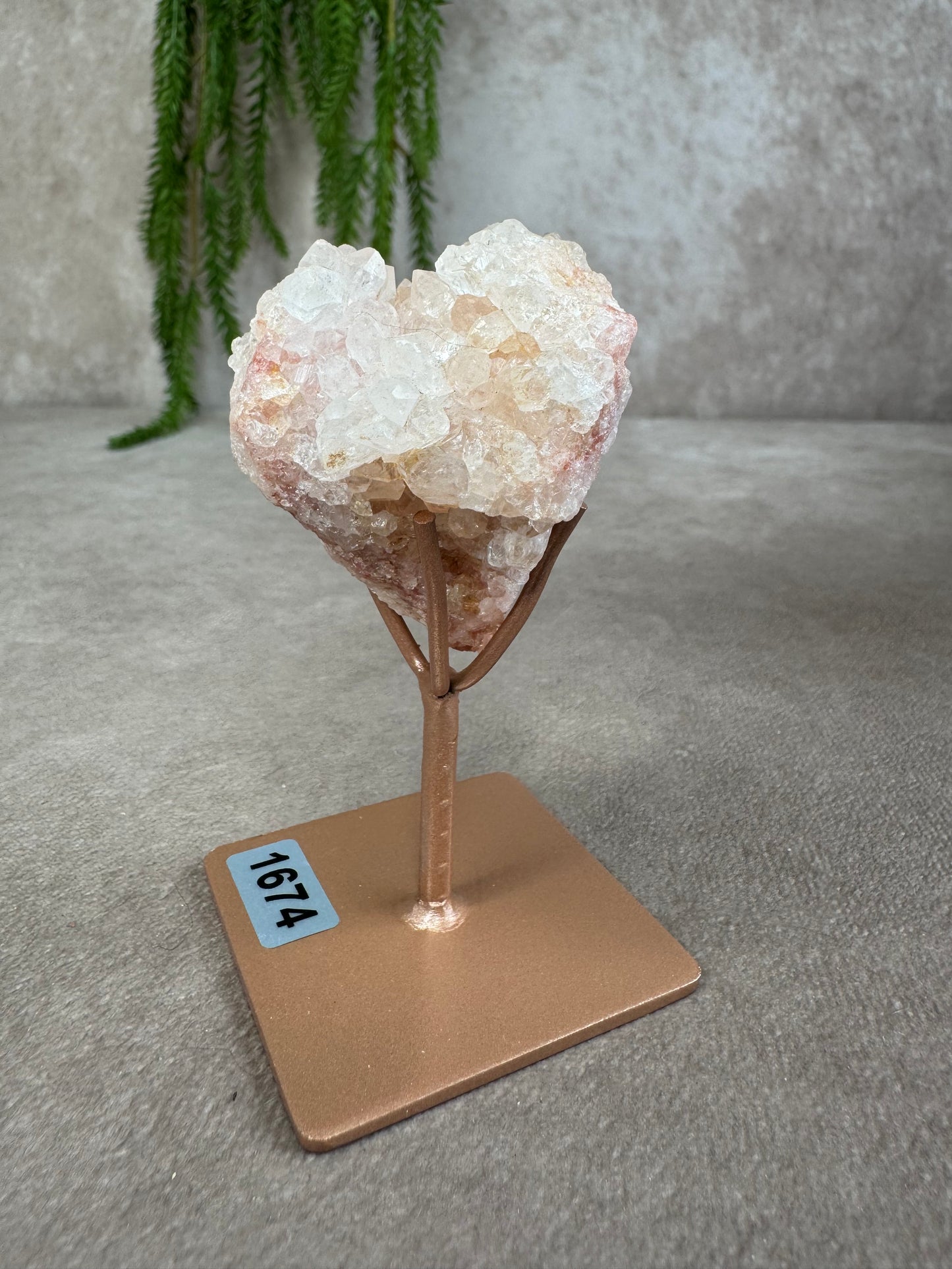 Roze amethist op standaard #1674