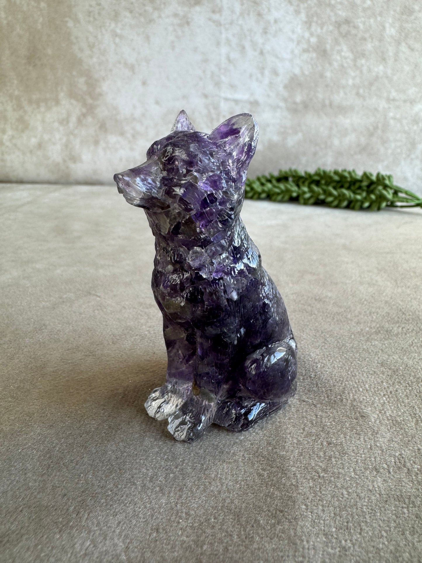 wolf met amethist chips