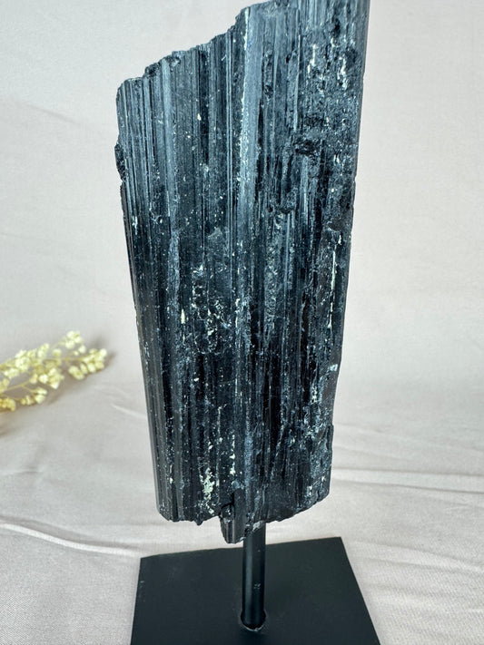 Zwarte toermalijn op standaard #1217