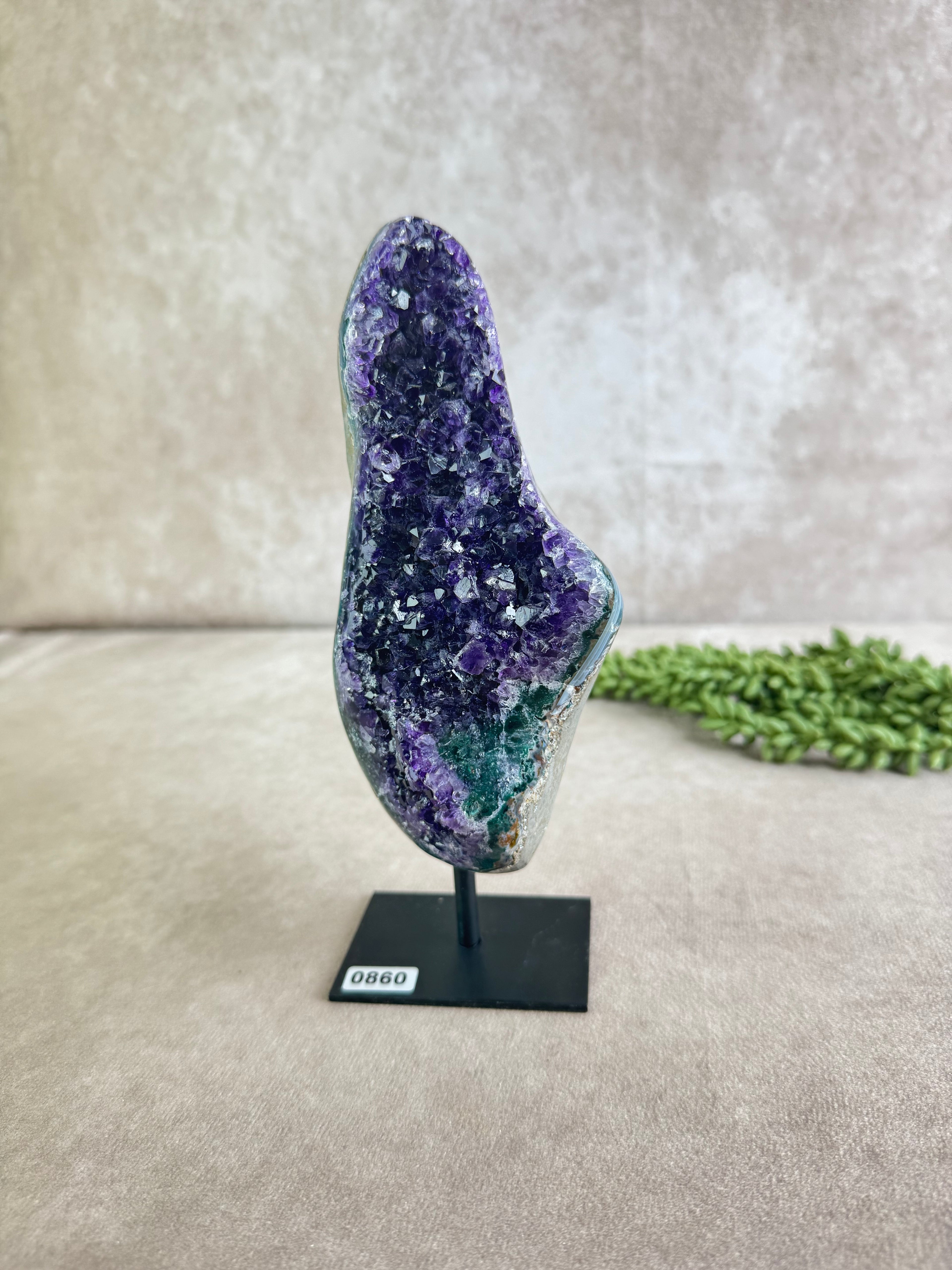 Amethist op standaard #0860