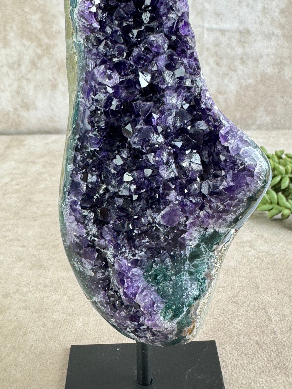 Amethist op standaard #0860