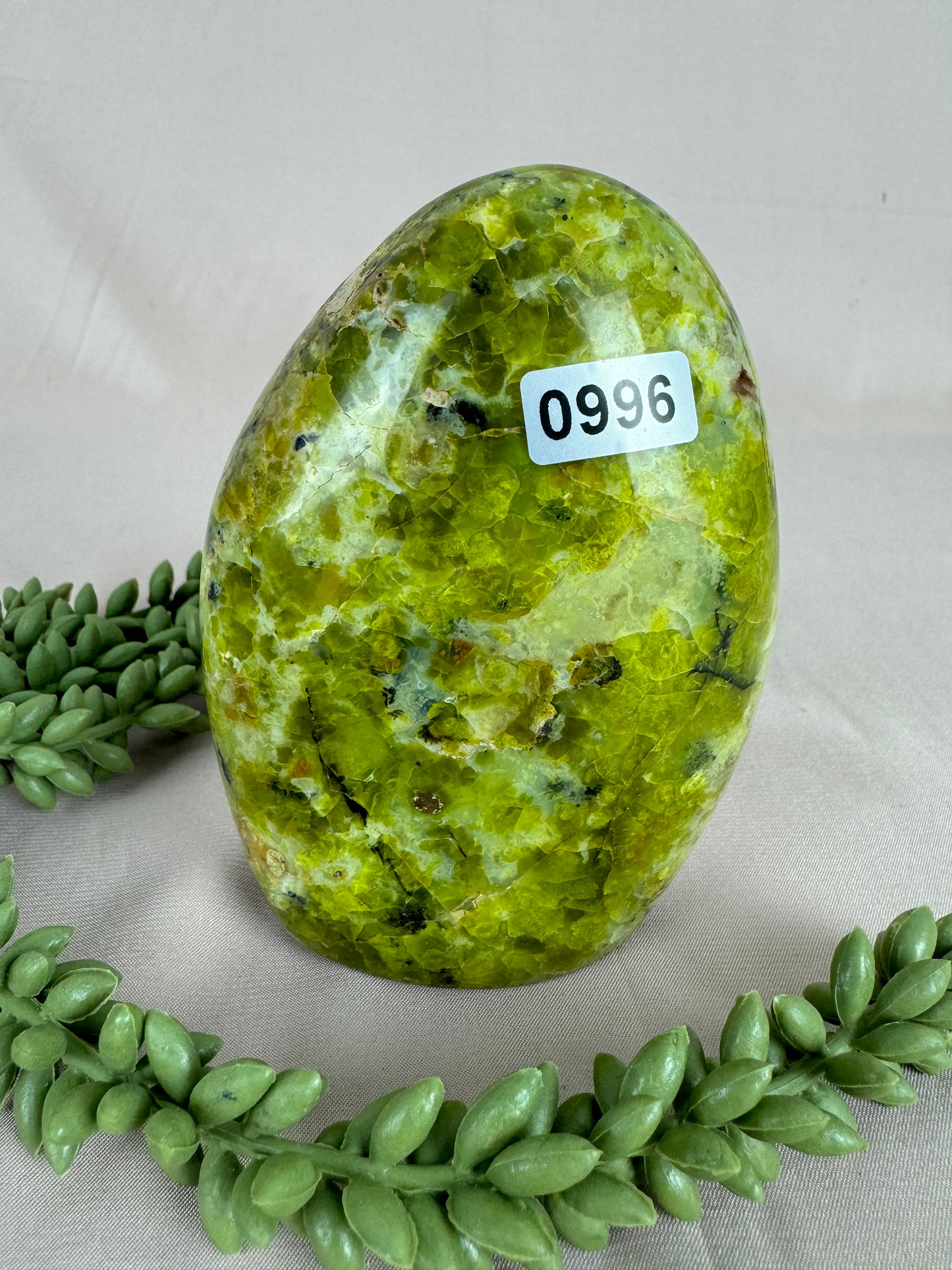 Sculptuur groene opaal #0996