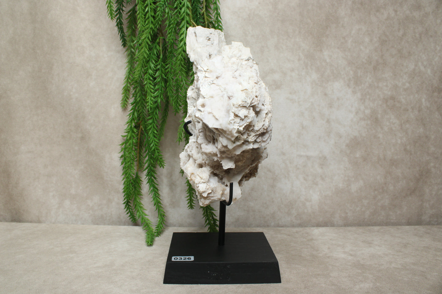 Zeoliet op standaard #0326