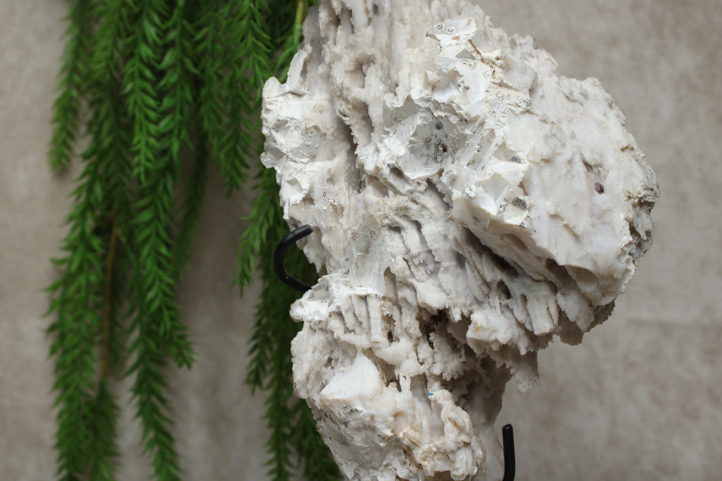 Zeoliet op standaard #0326