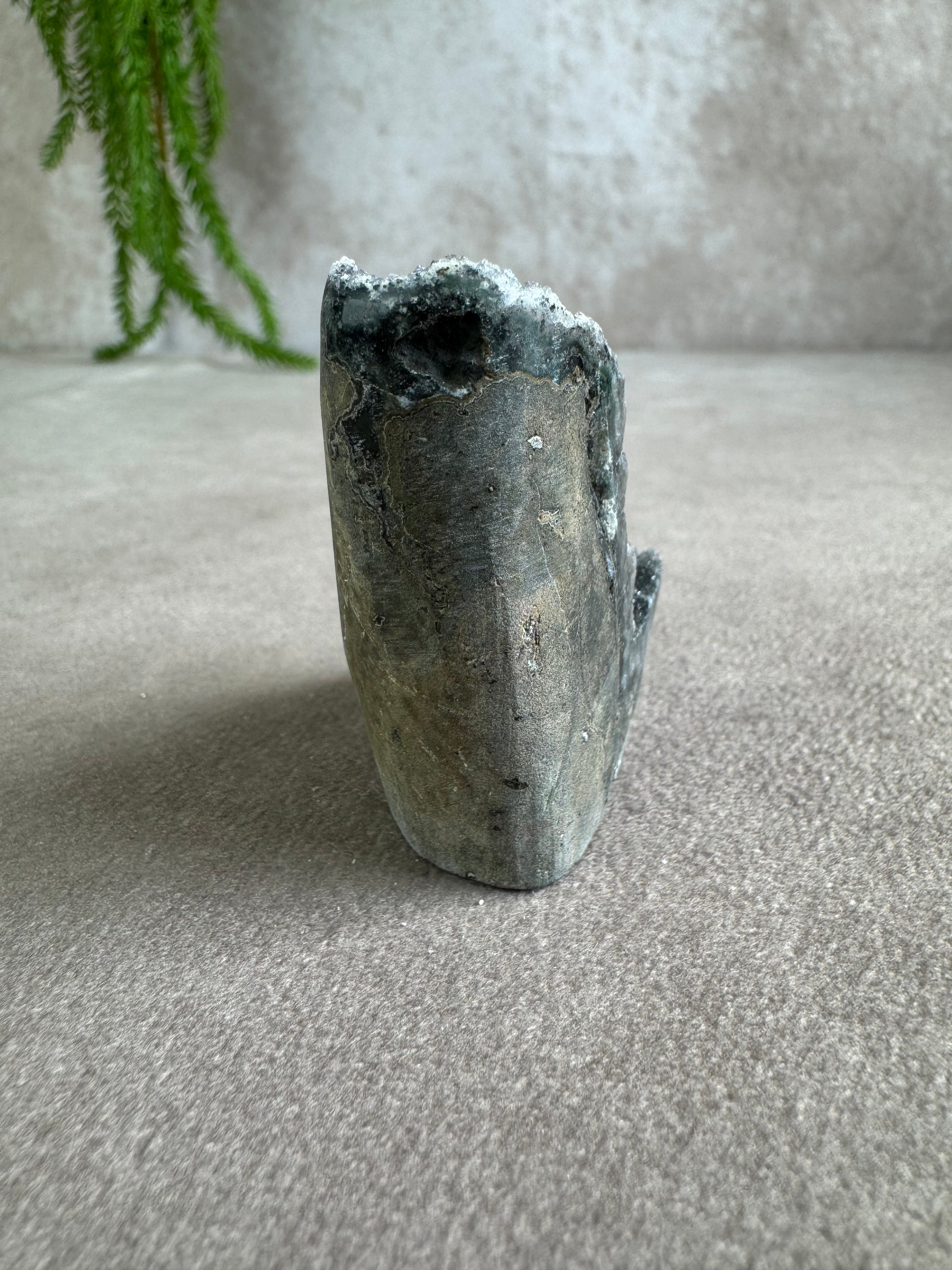 Amethist op standvlak #1496