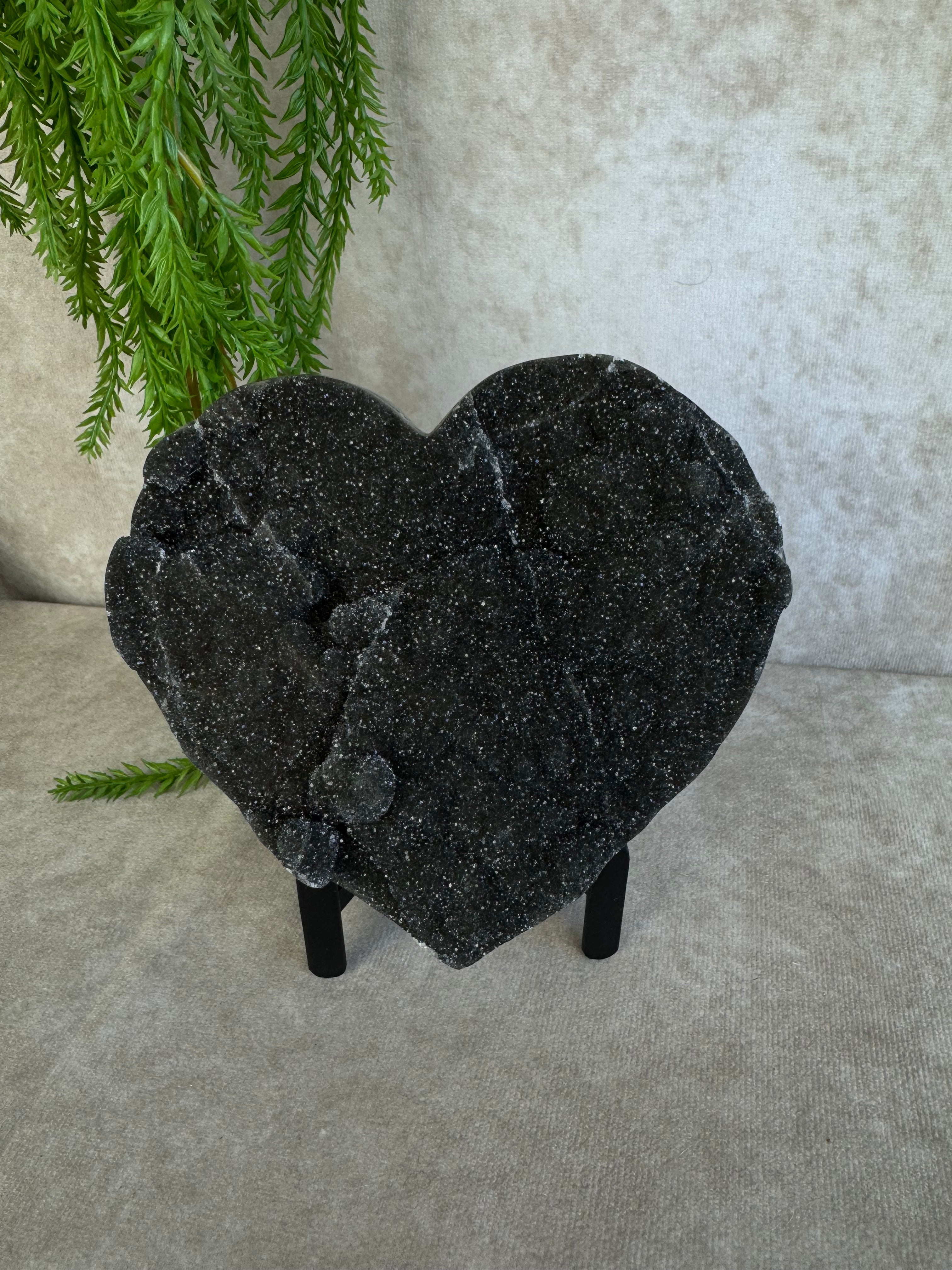 Black amethist hart #1518