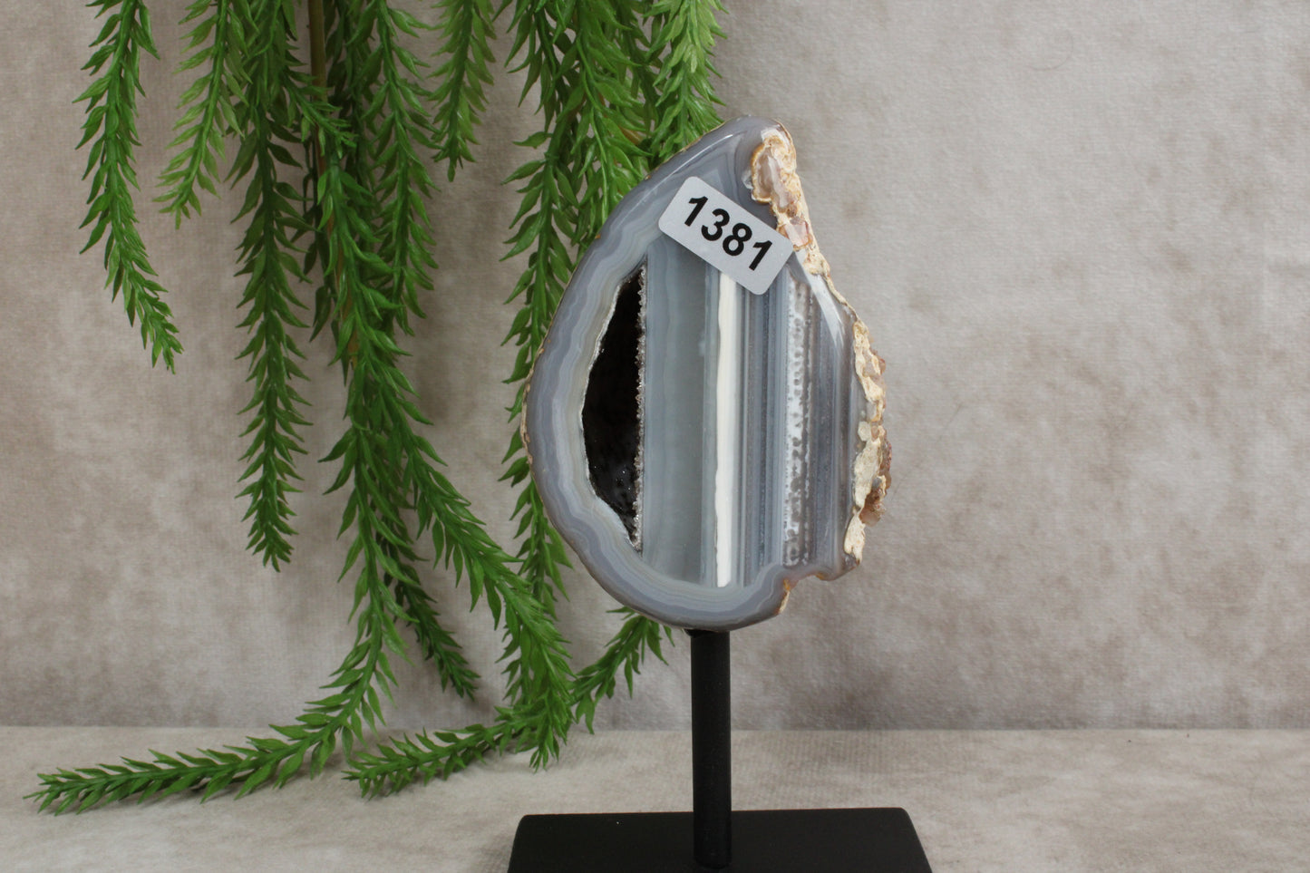 Agaat op standaard #1381