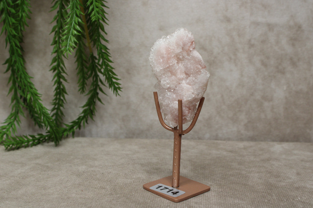 Roze amethist op standaard #1714