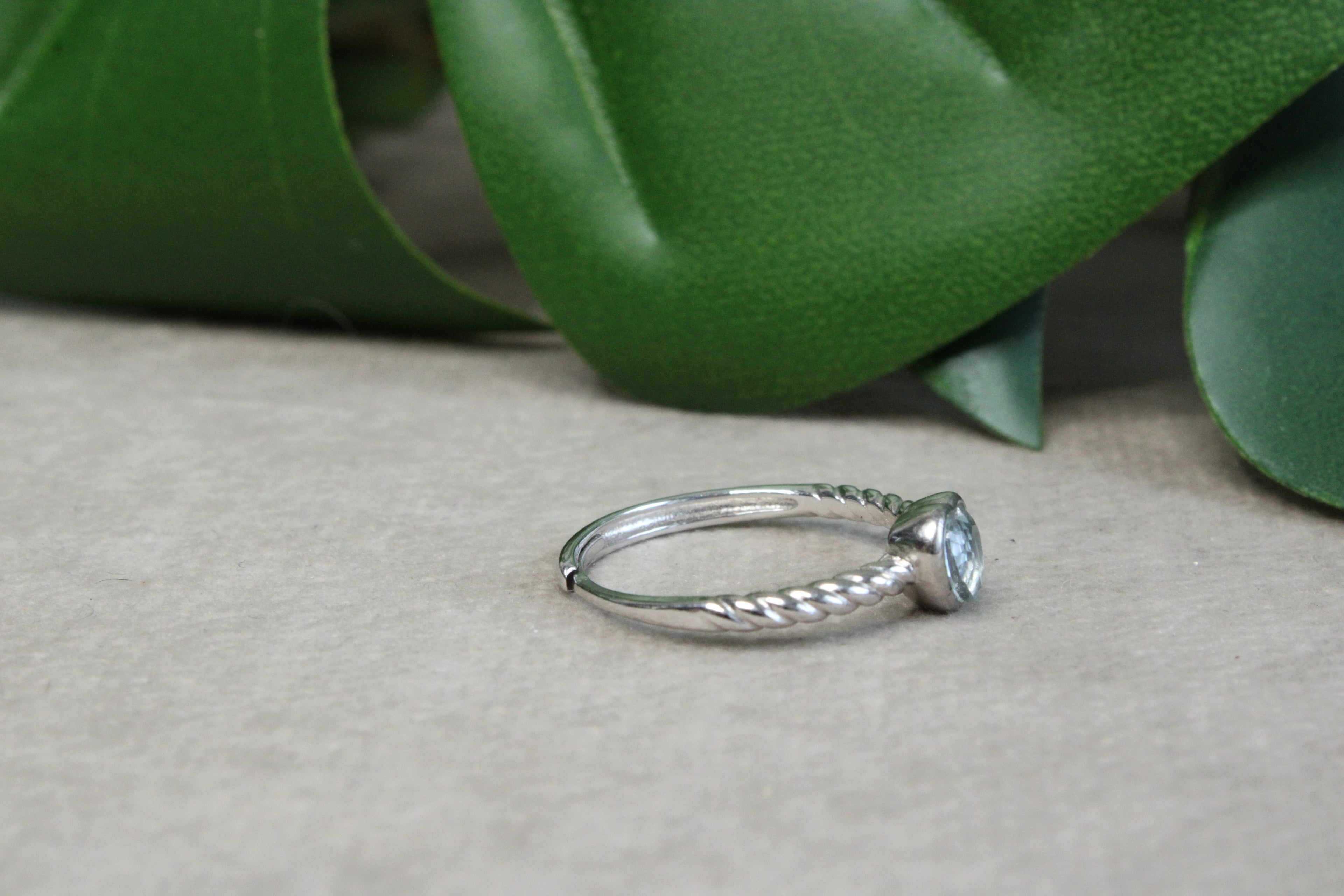 Ring blauwe topaas hartje