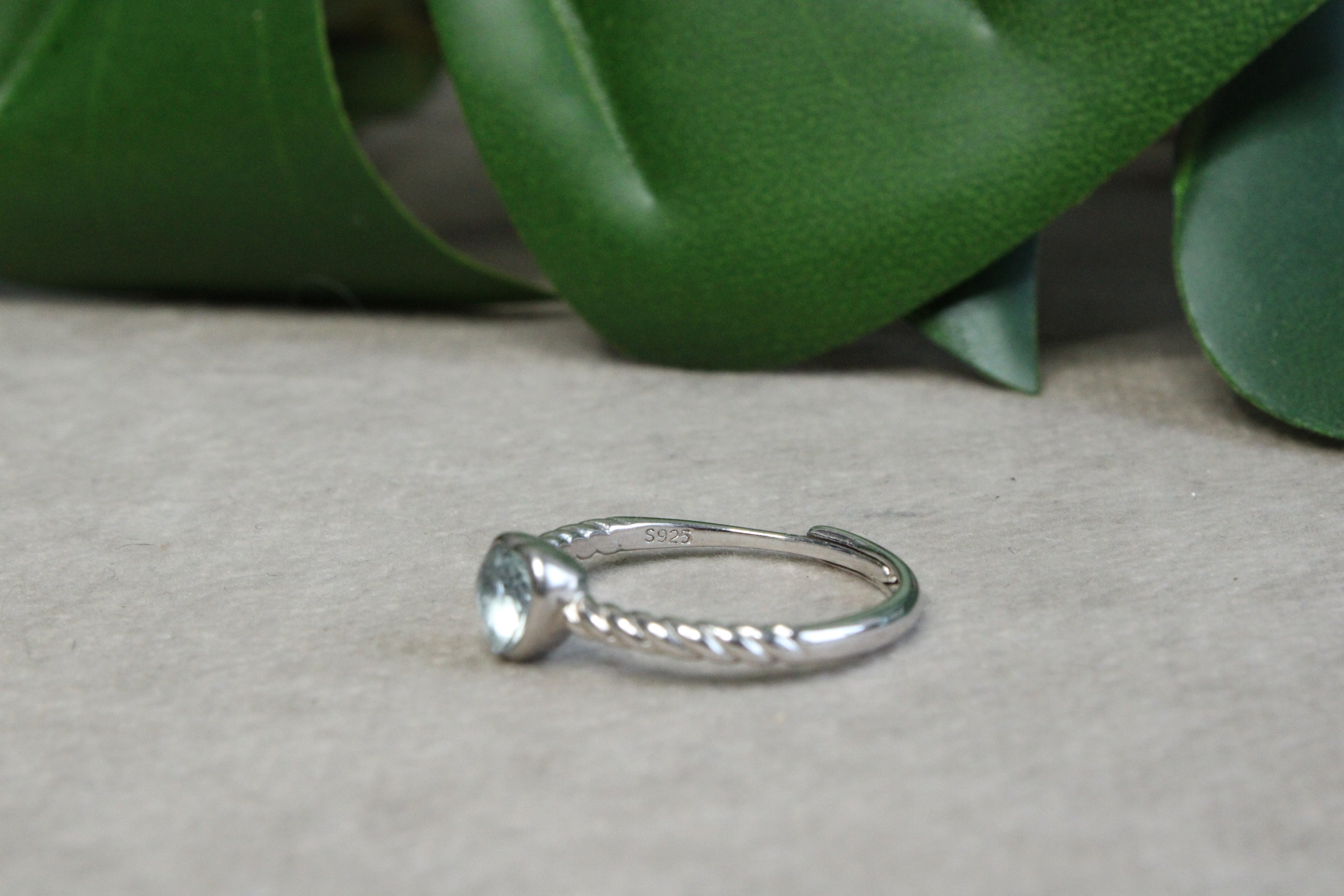 Ring blauwe topaas hartje