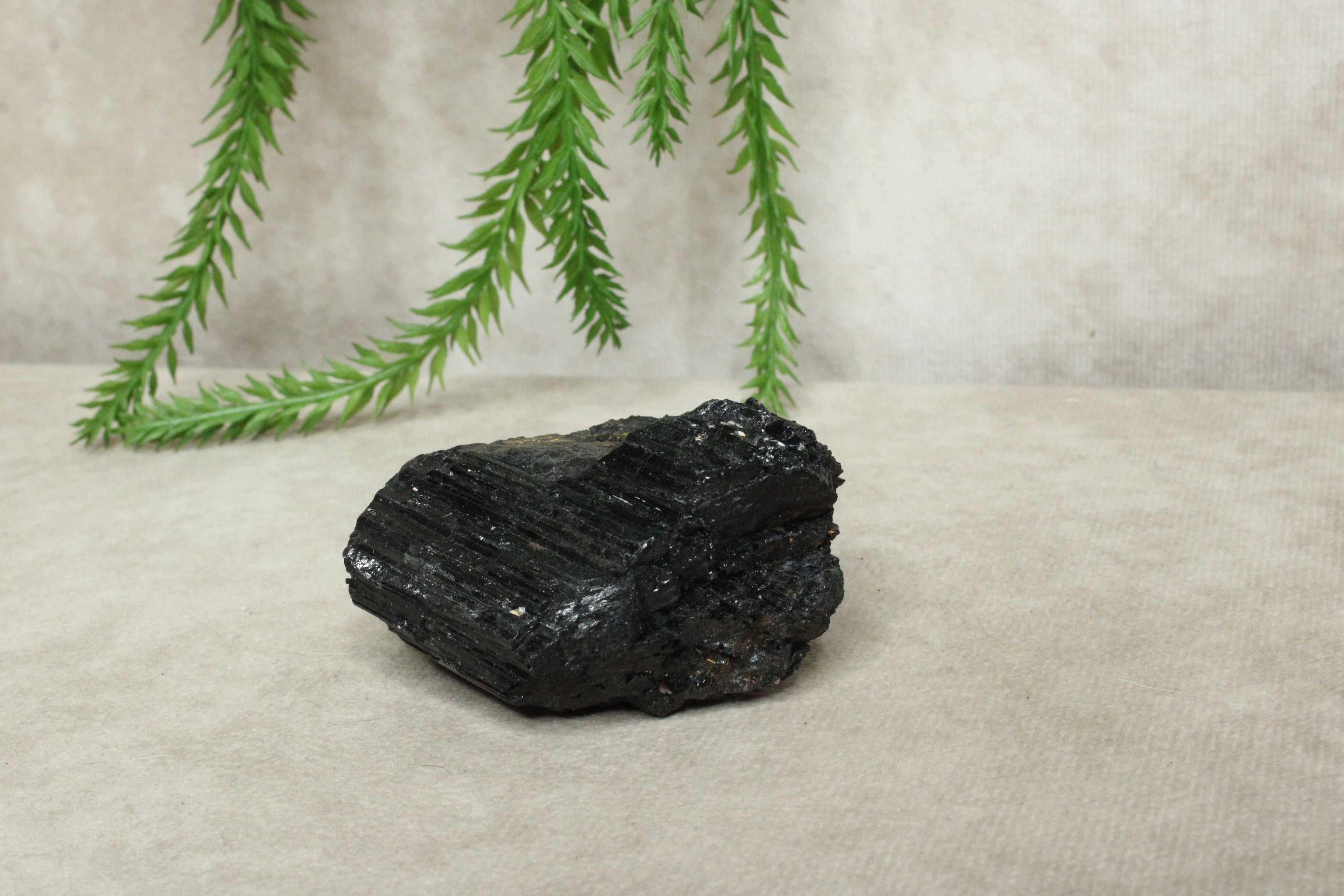 Ruwe toermalijn cluster #20