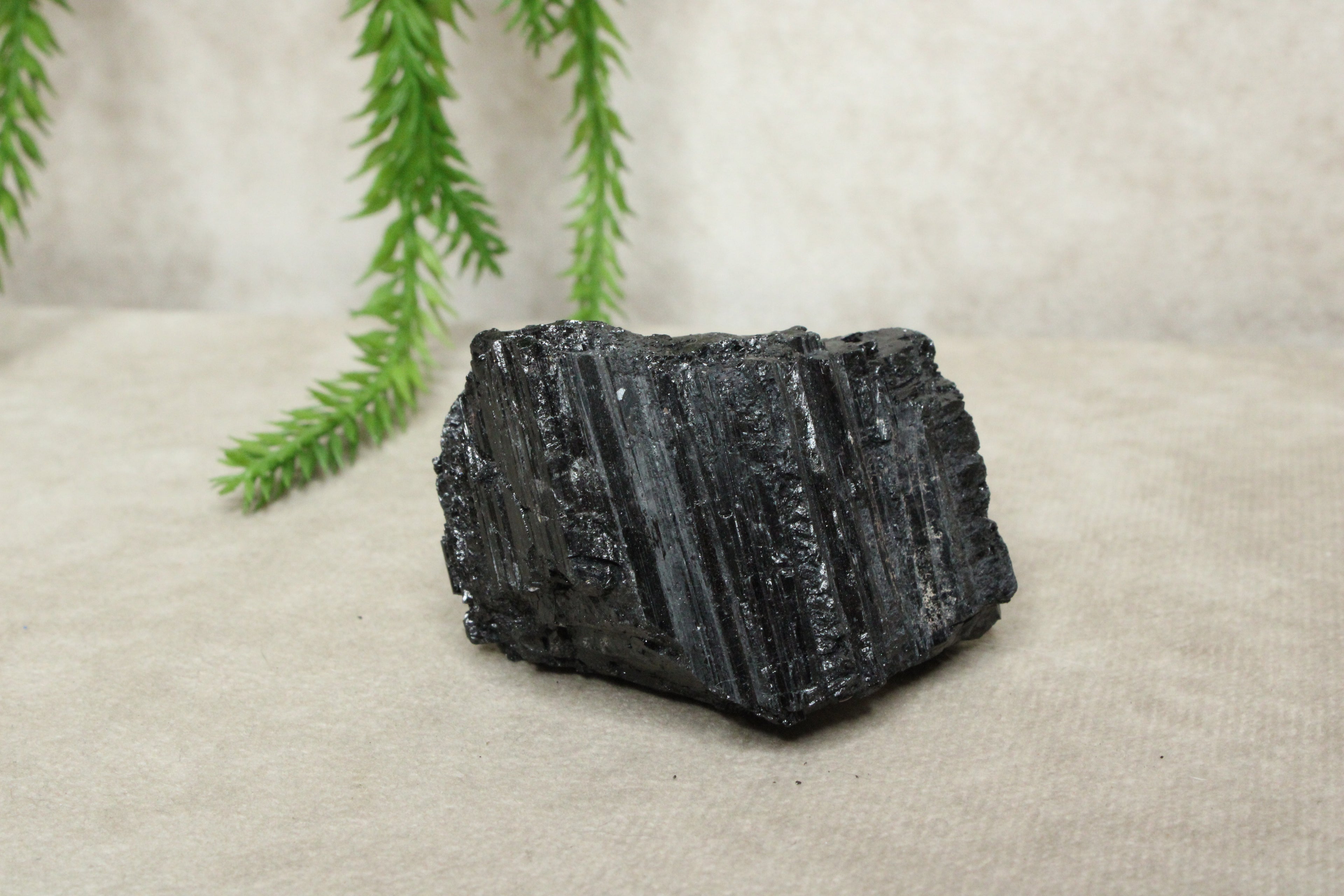 Ruwe toermalijn cluster #91