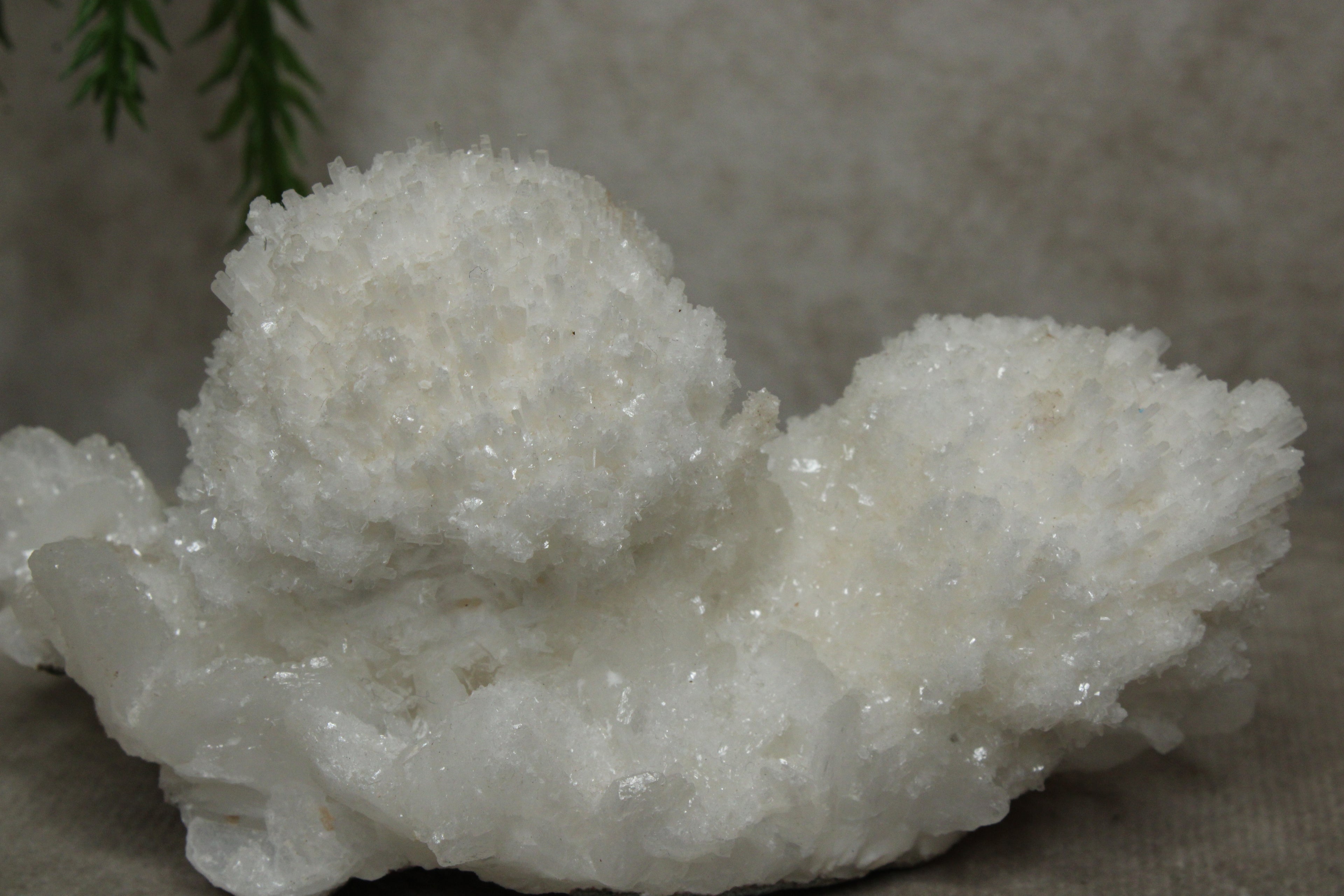 Witte aragoniet cluster #1048
