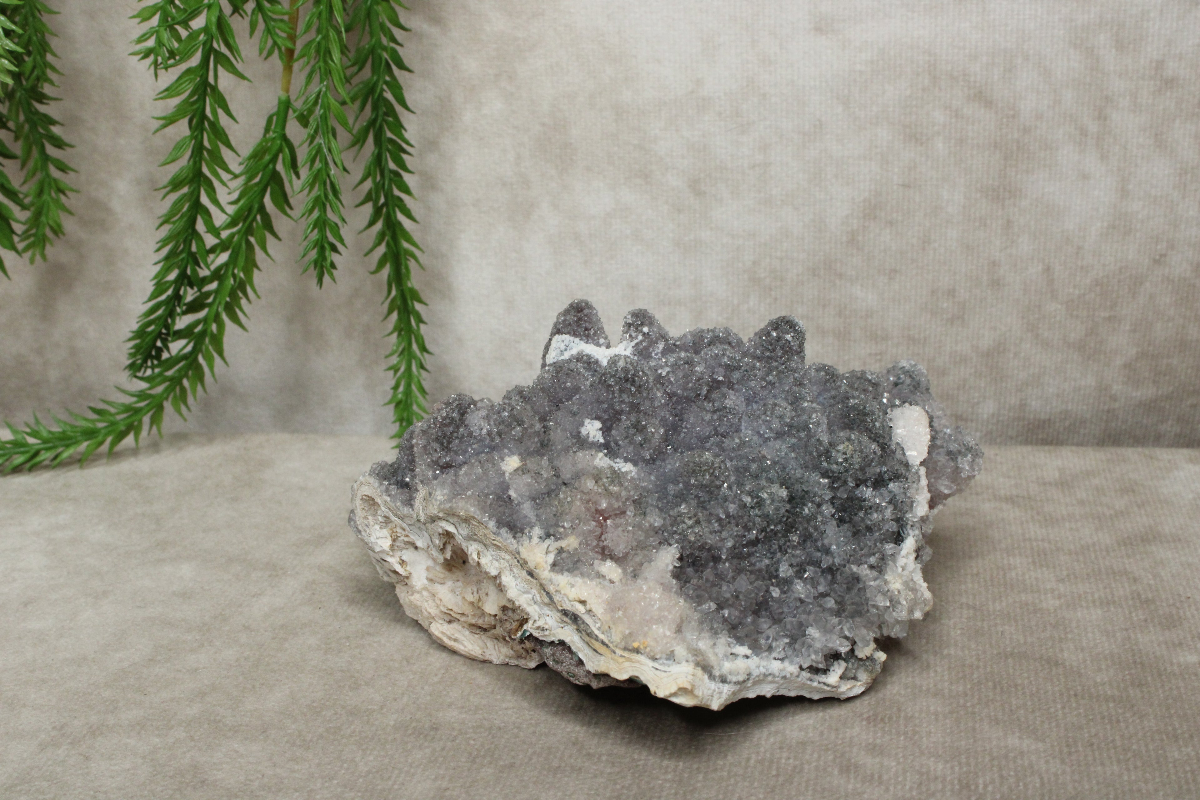 Chalcedoon met kwarts cluster #0397