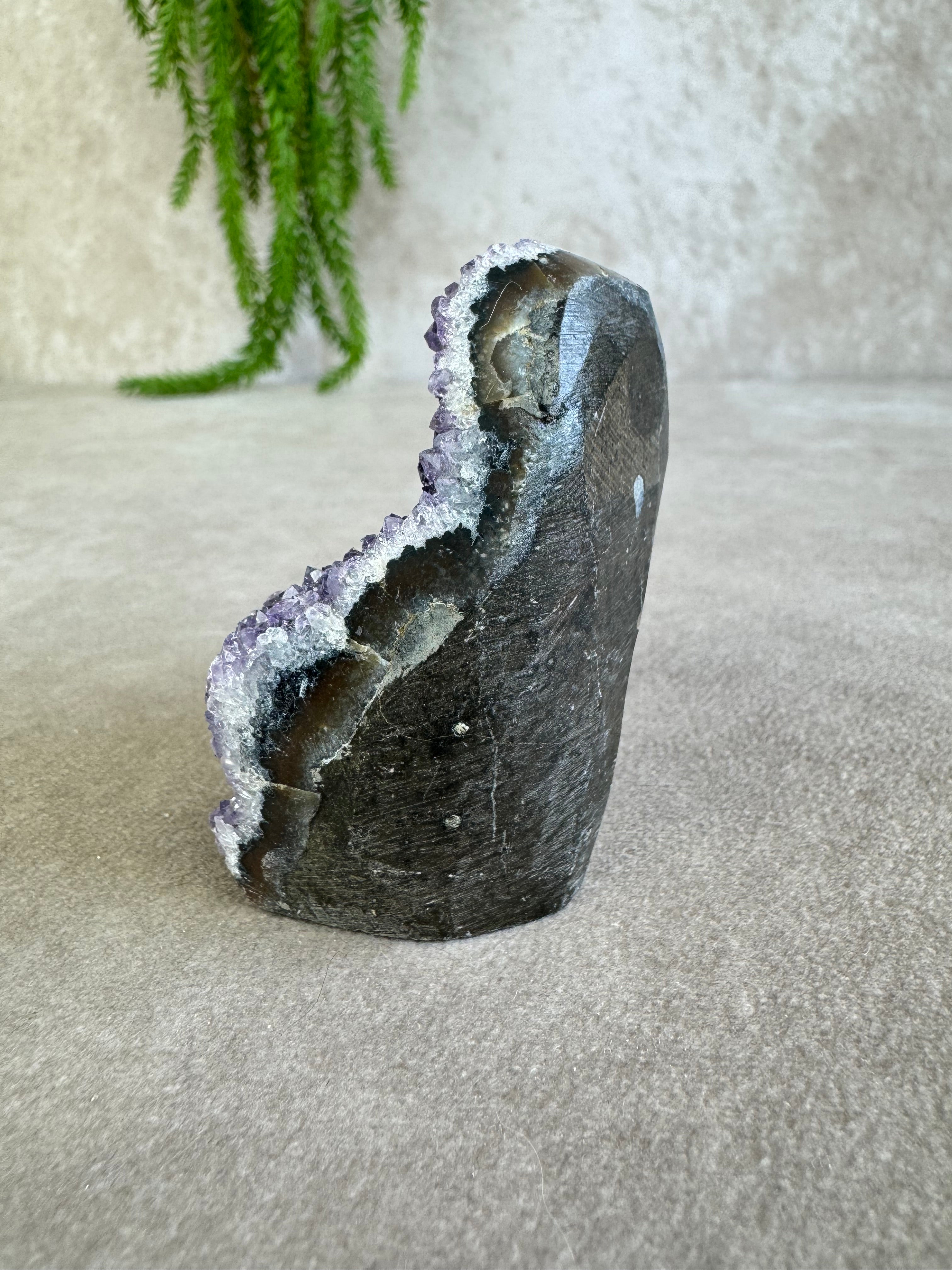 Amethist op standvlak #1573