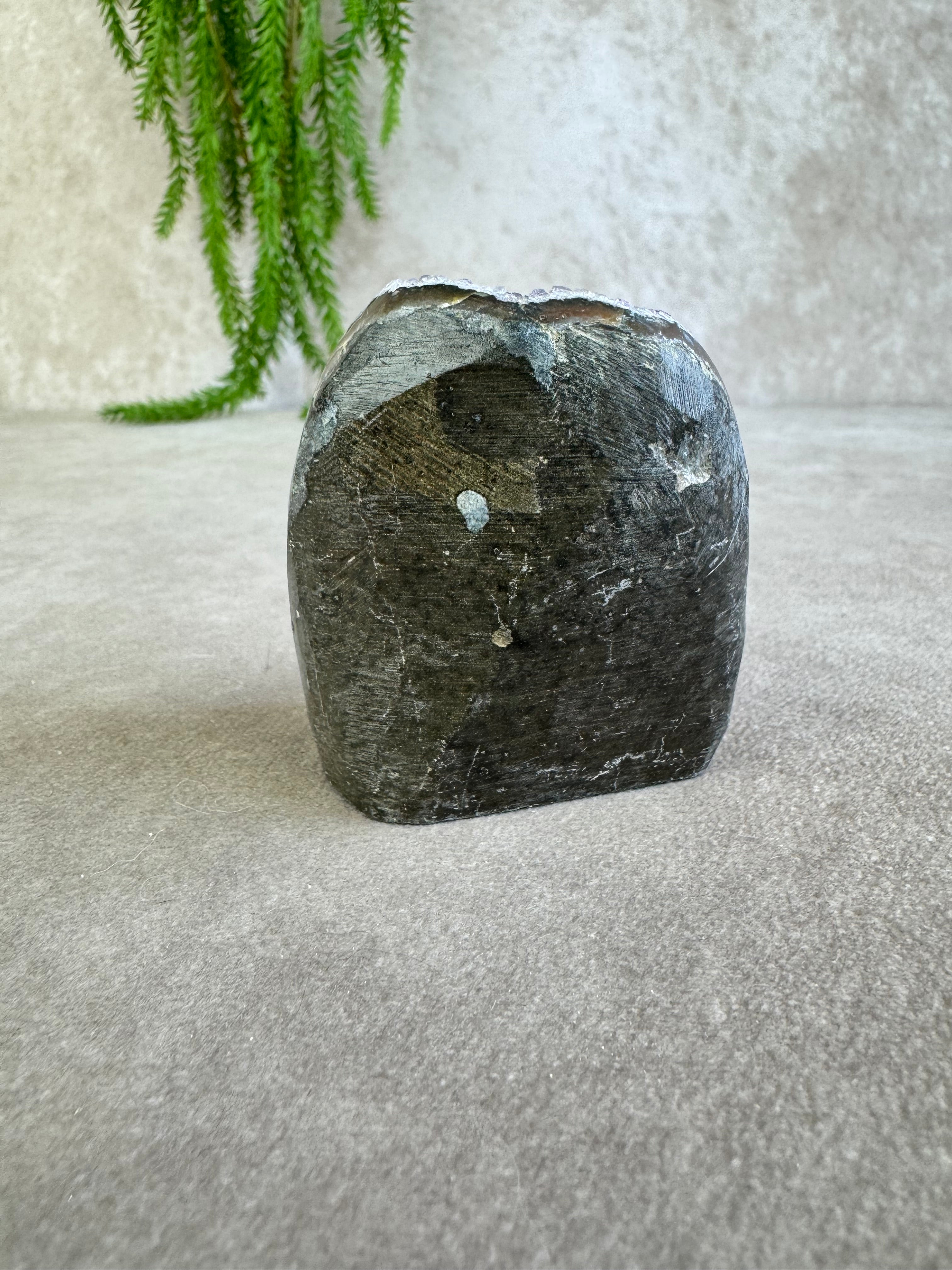 Amethist op standvlak #1573