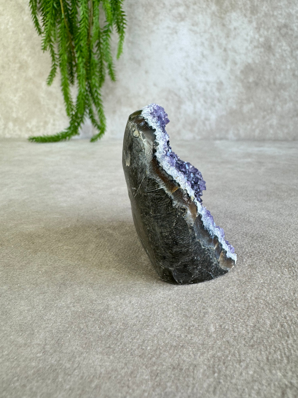 Amethist op standvlak #1573