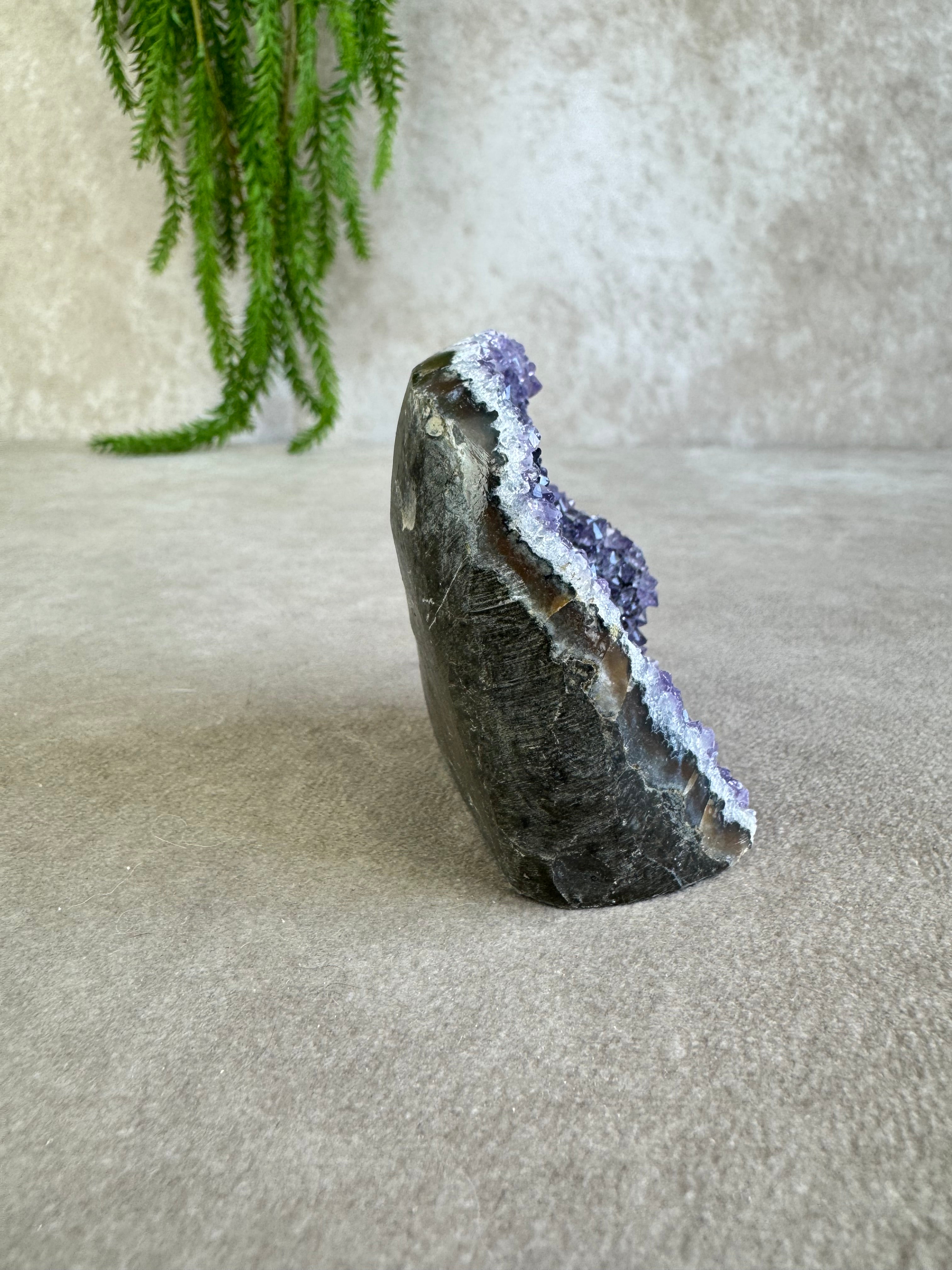 Amethist op standvlak #1573