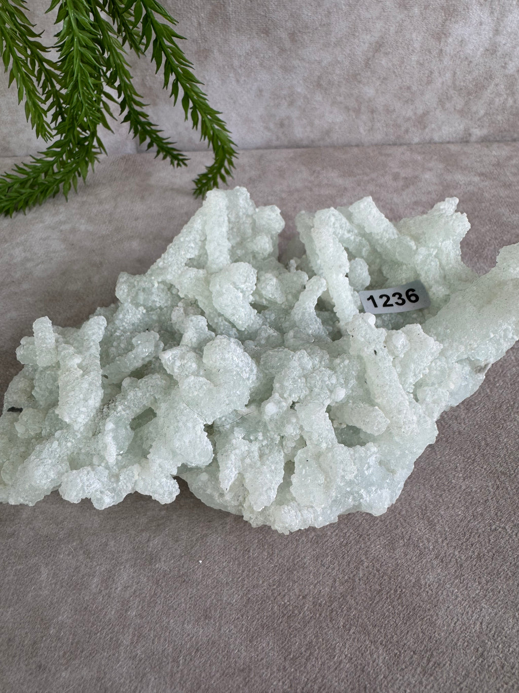 Prehniet cluster #1236