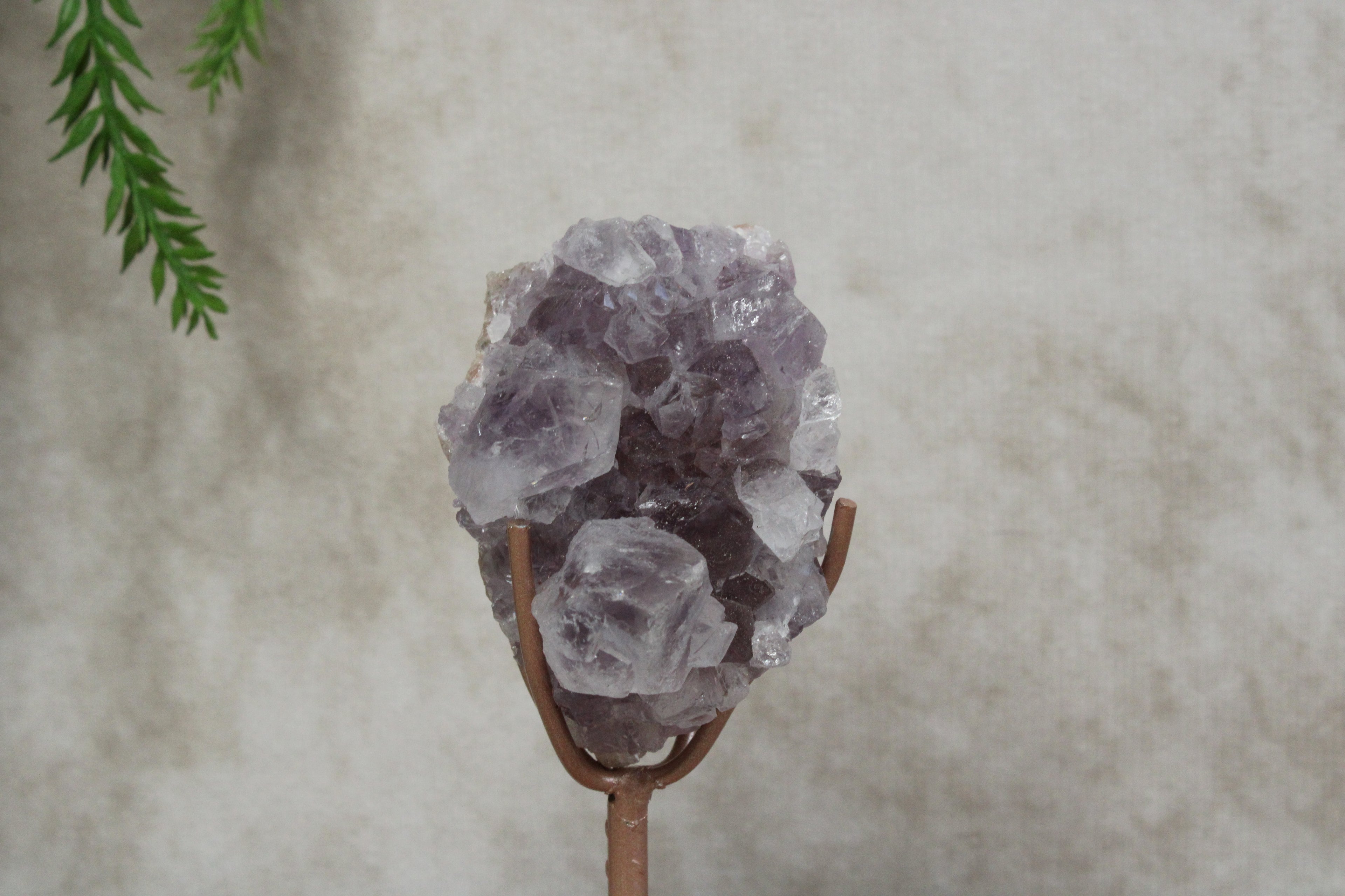 Roze amethist op standaard #1656