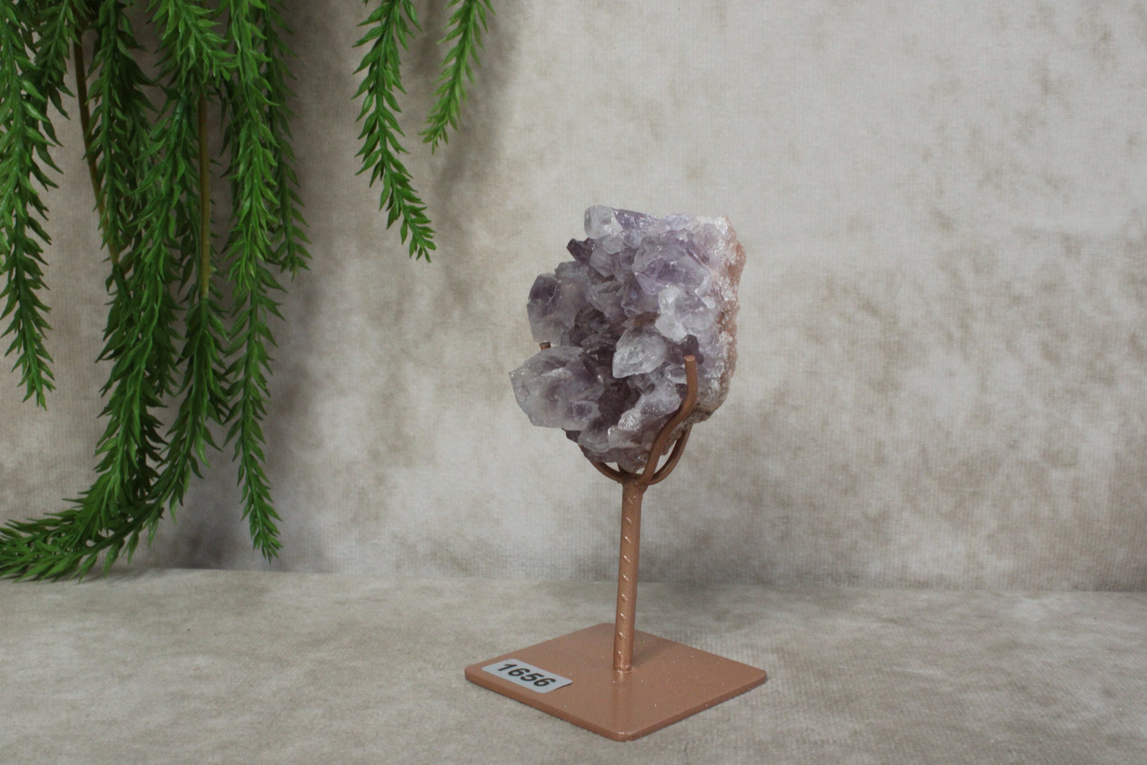 Roze amethist op standaard #1656