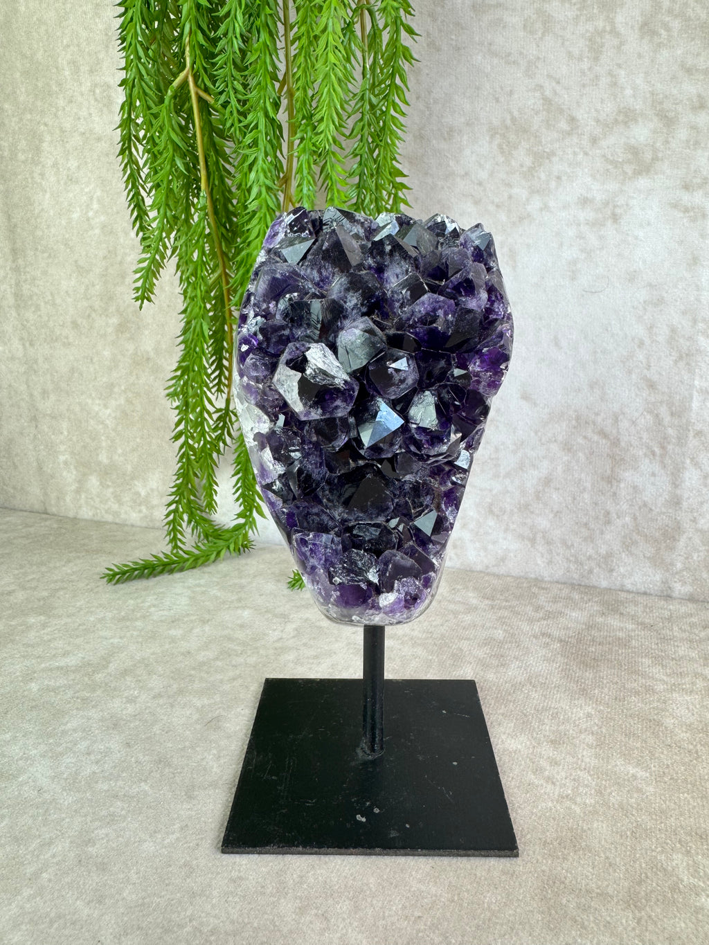 Amethist op standaard #0085