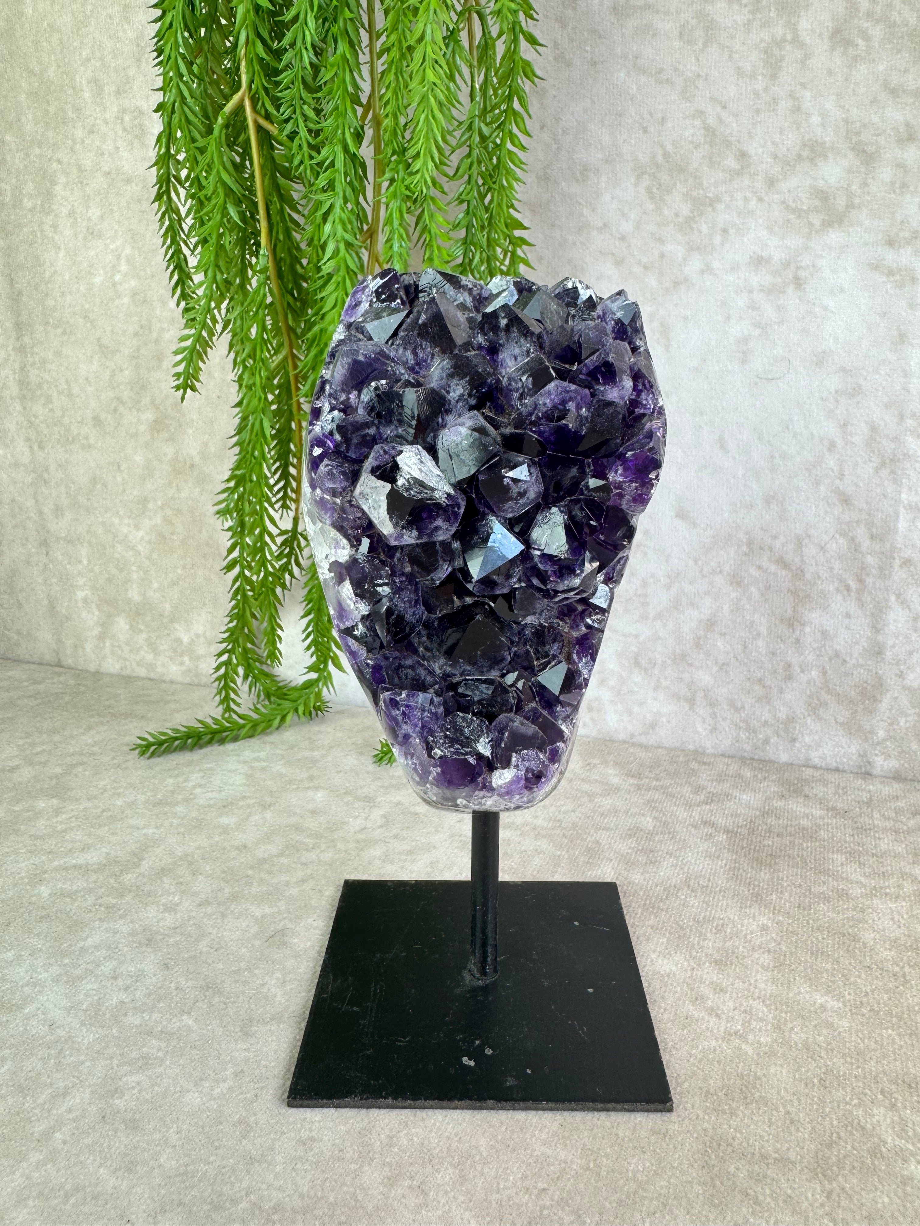 Amethist op standaard #0085