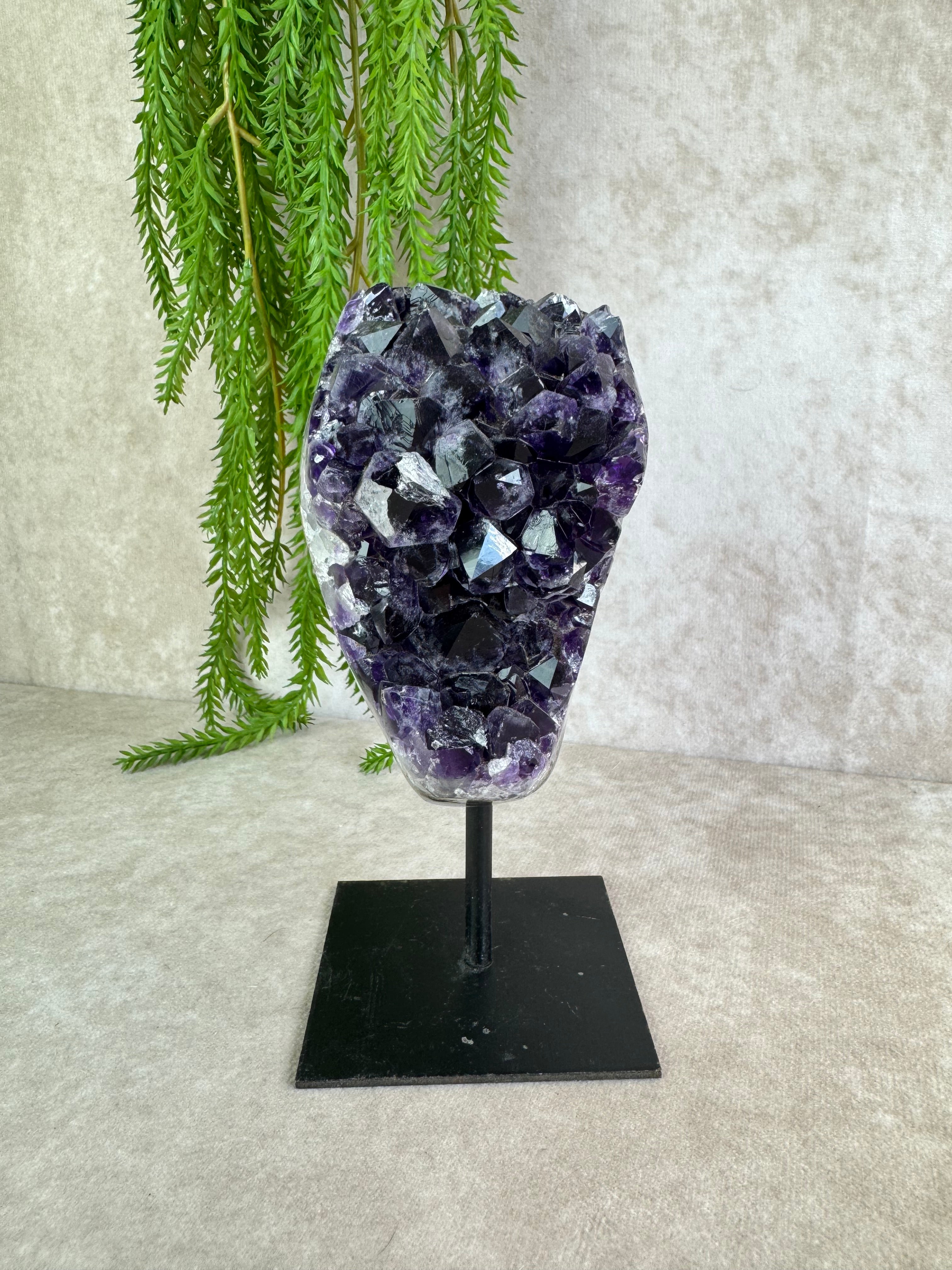 Amethist op standaard #0085