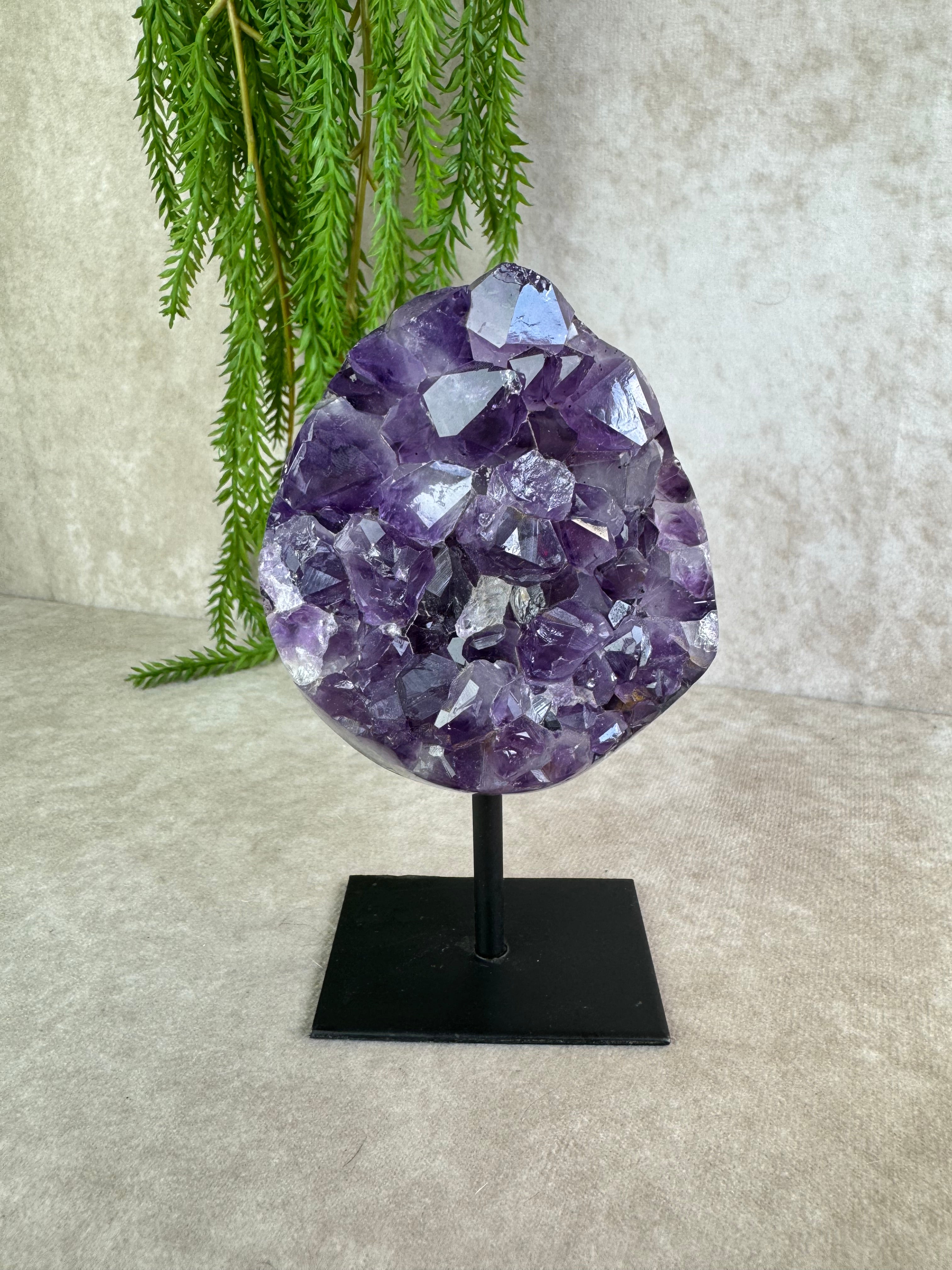 Amethist op standaard #0090