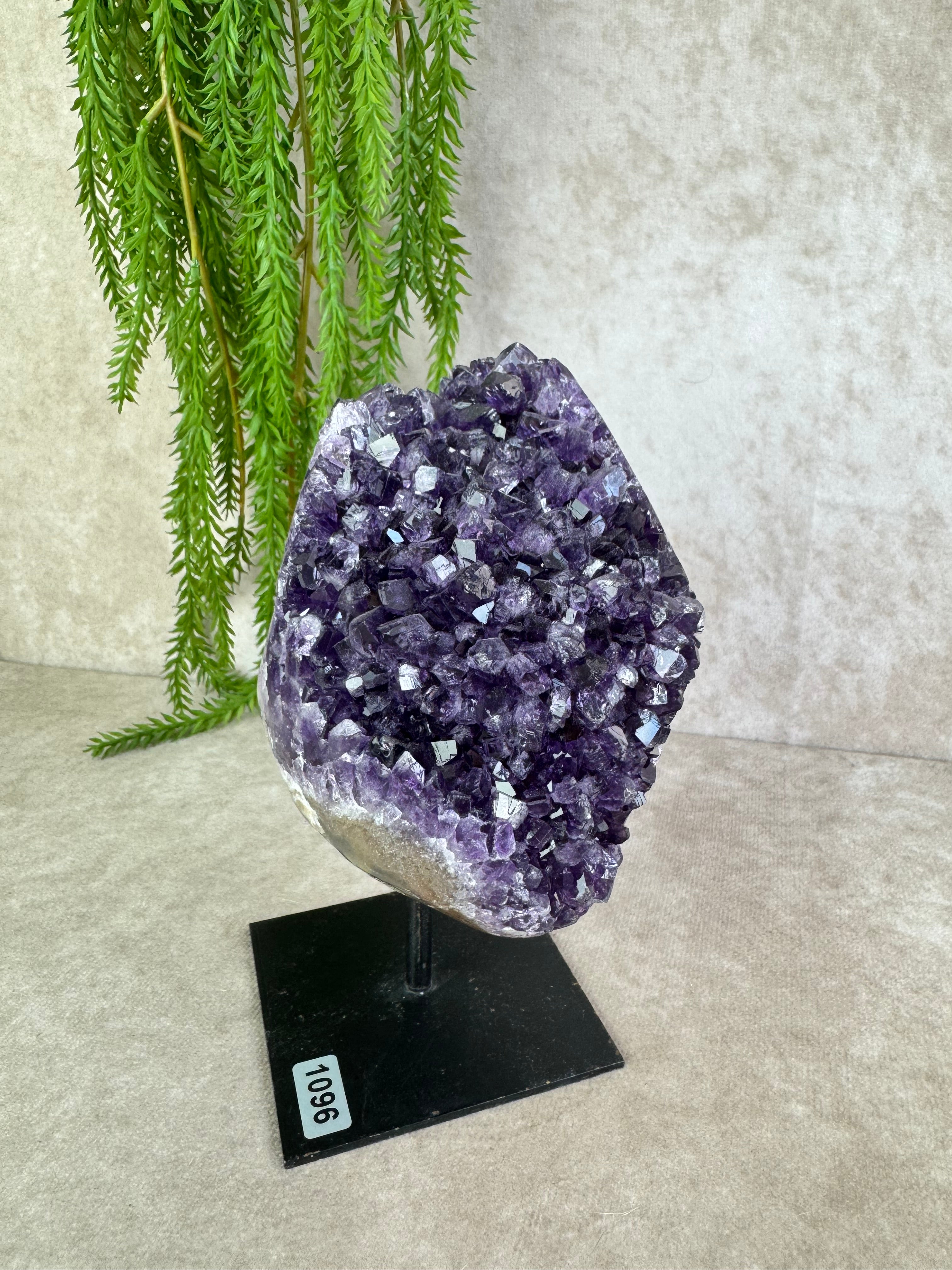 Amethist op standaard #1096