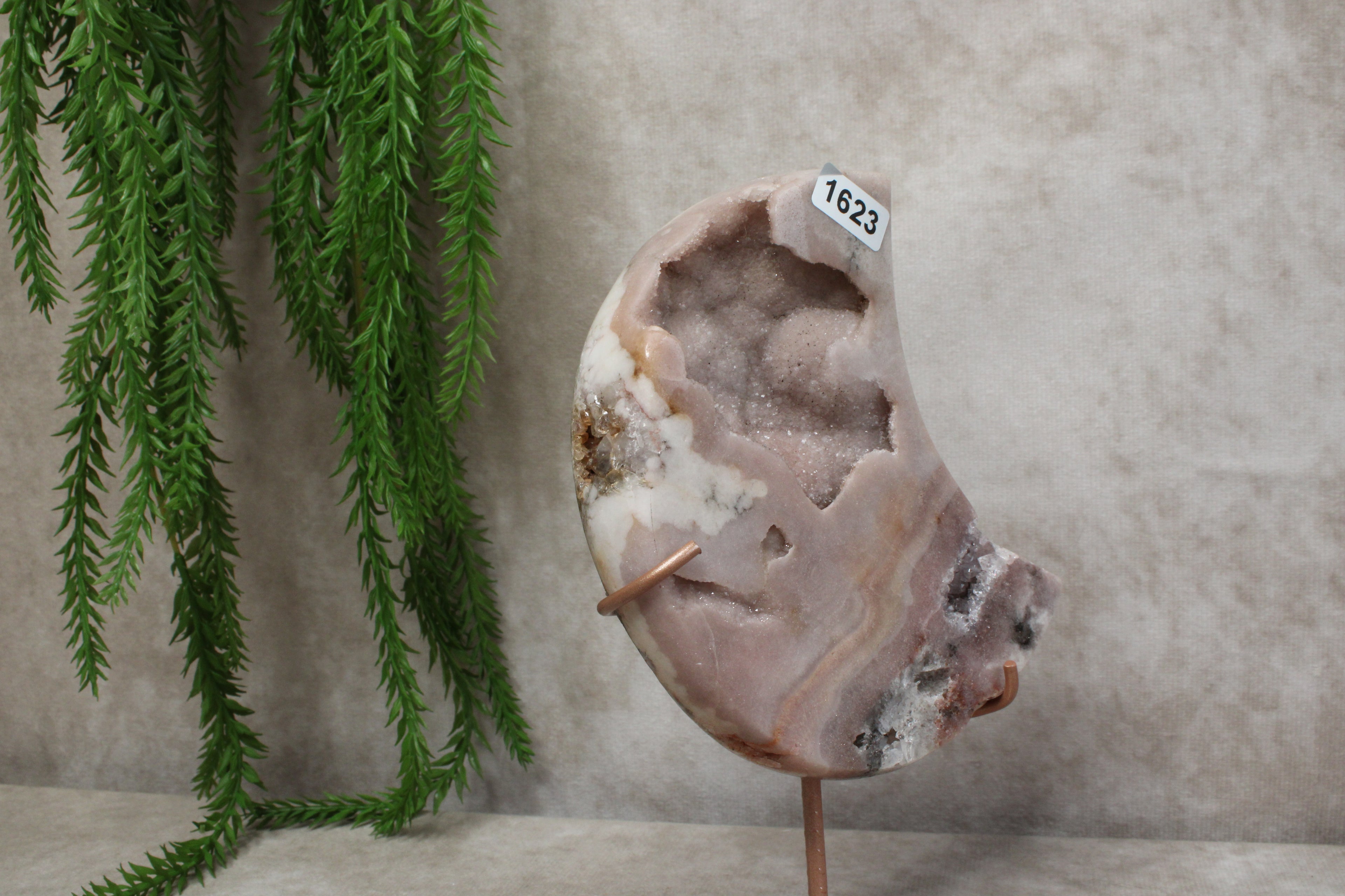 Roze amethist maan #1623