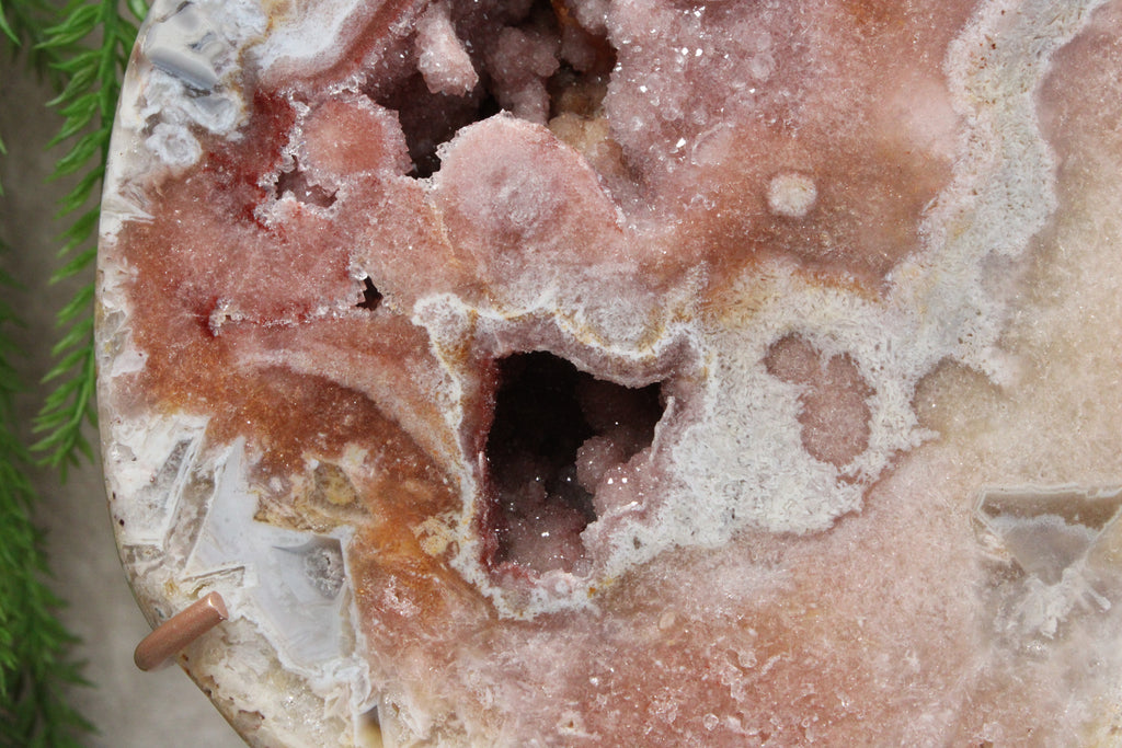 Roze amethist op standaard #1627