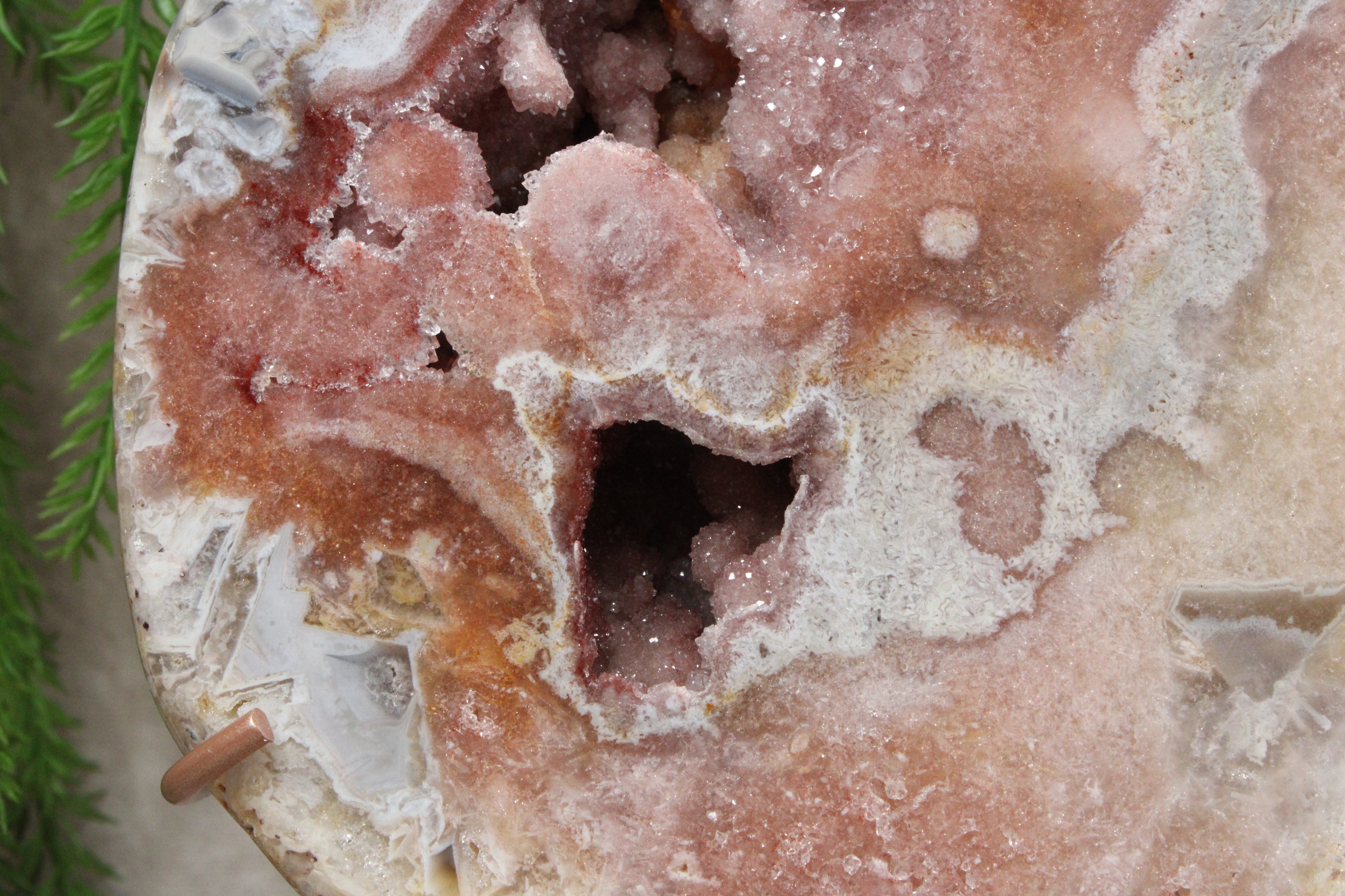 Roze amethist op standaard #1627