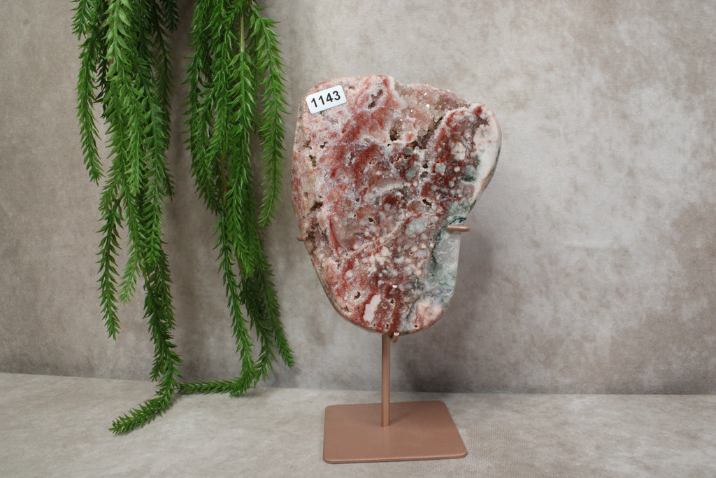 Roze amethist op standaard #1143