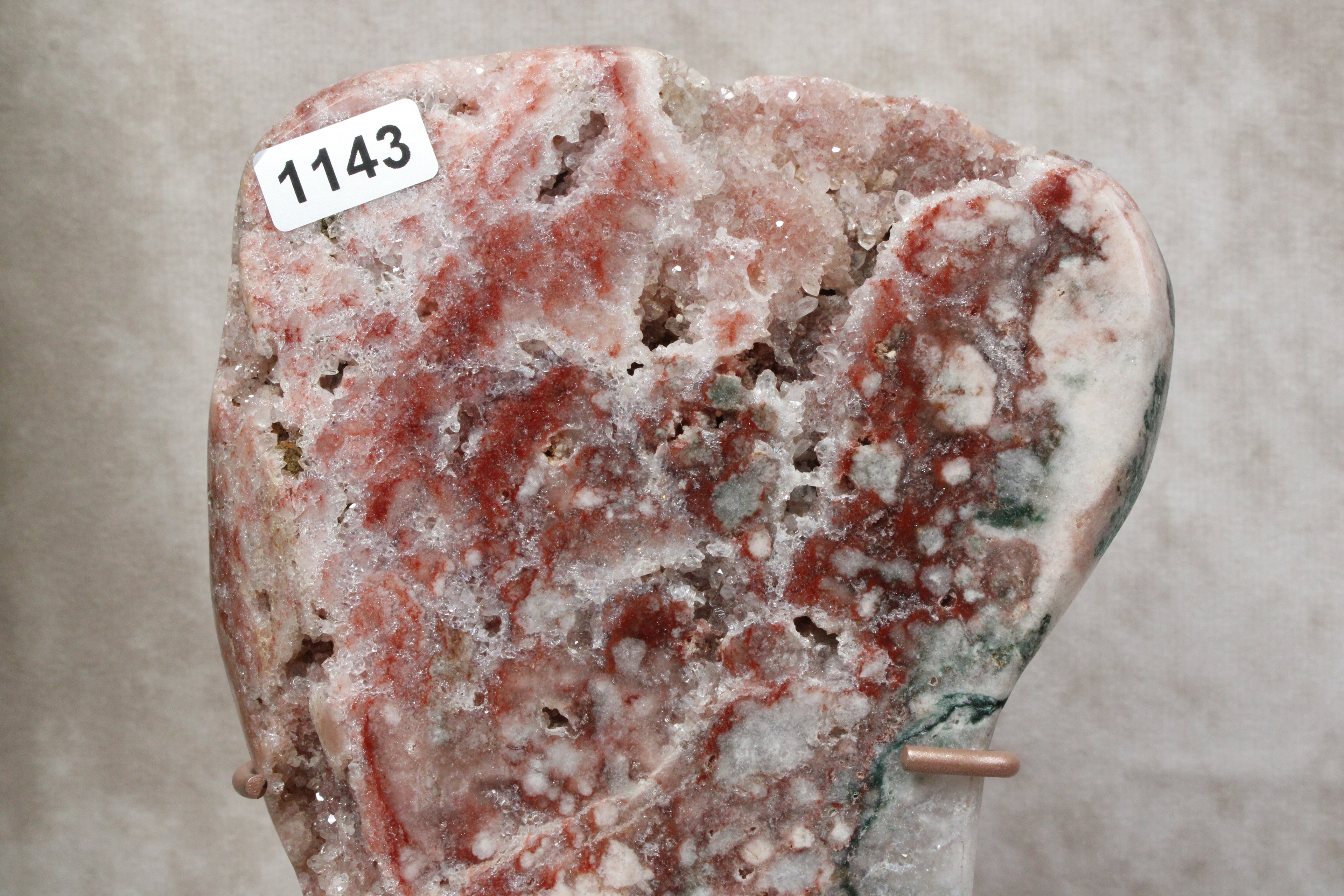 Roze amethist op standaard #1143