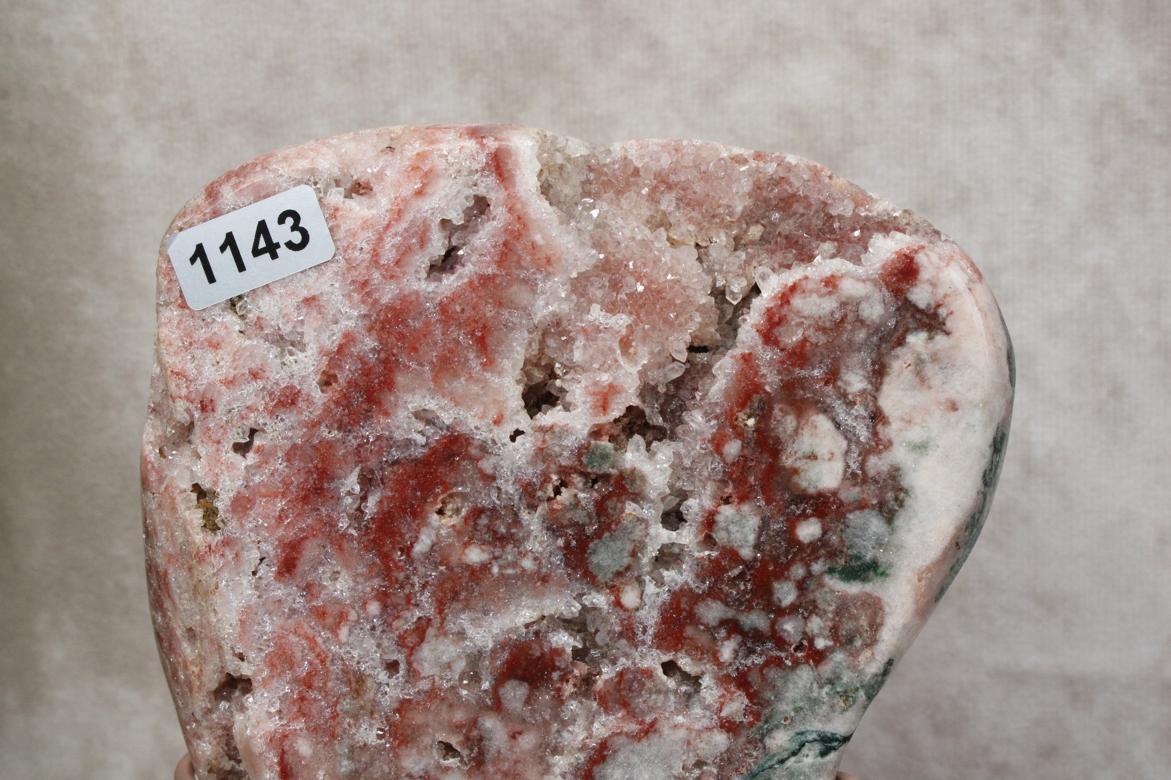 Roze amethist op standaard #1143