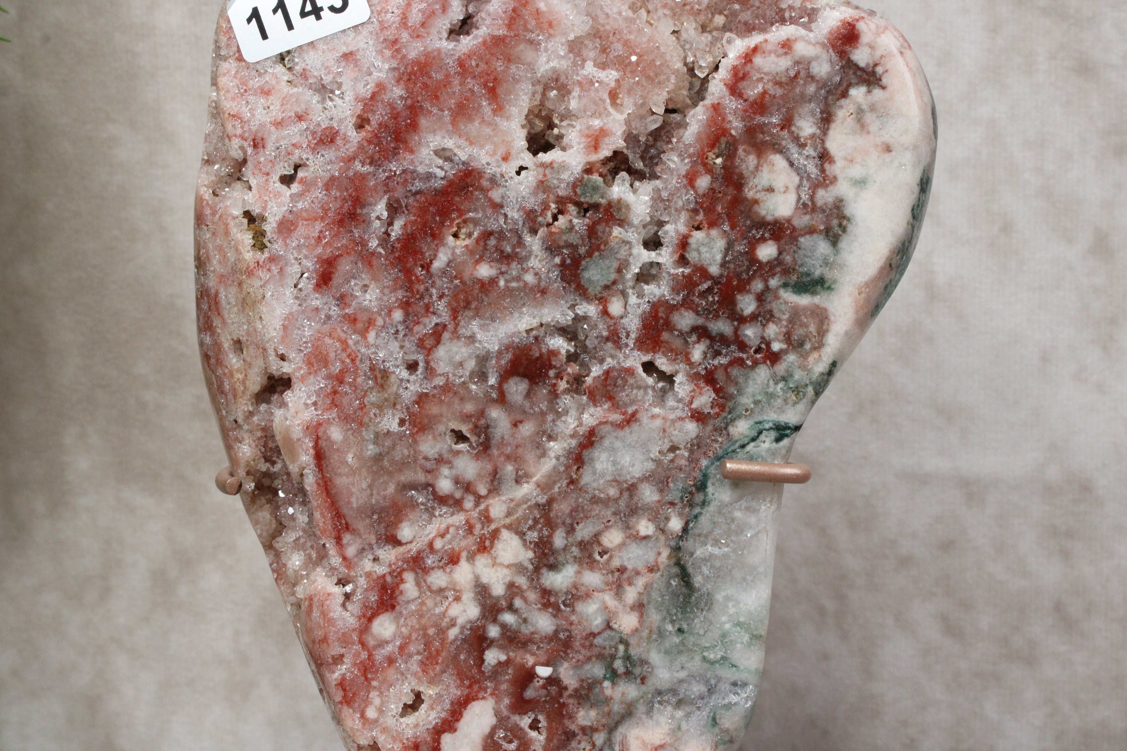 Roze amethist op standaard #1143