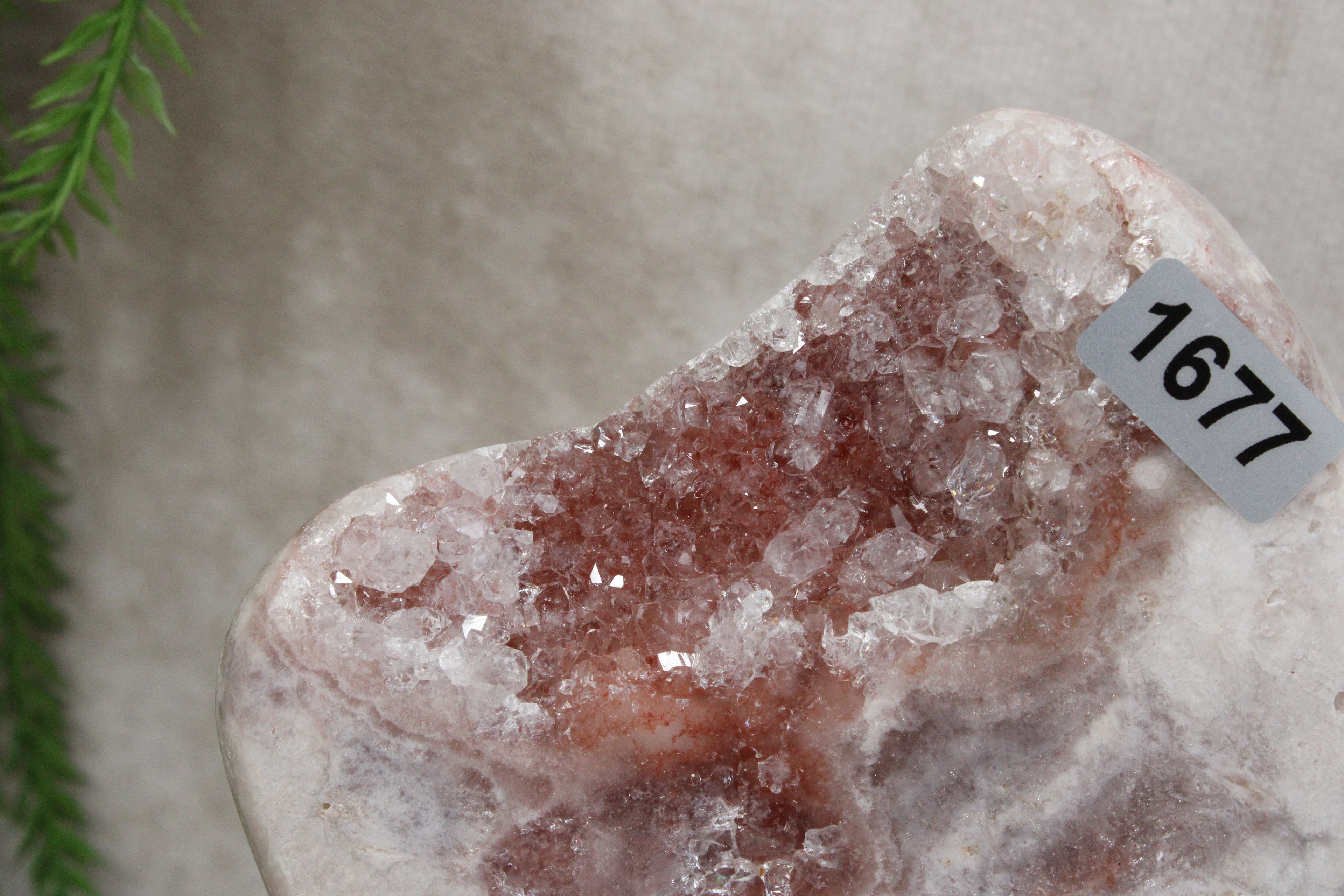 Roze amethist op standaard #1677