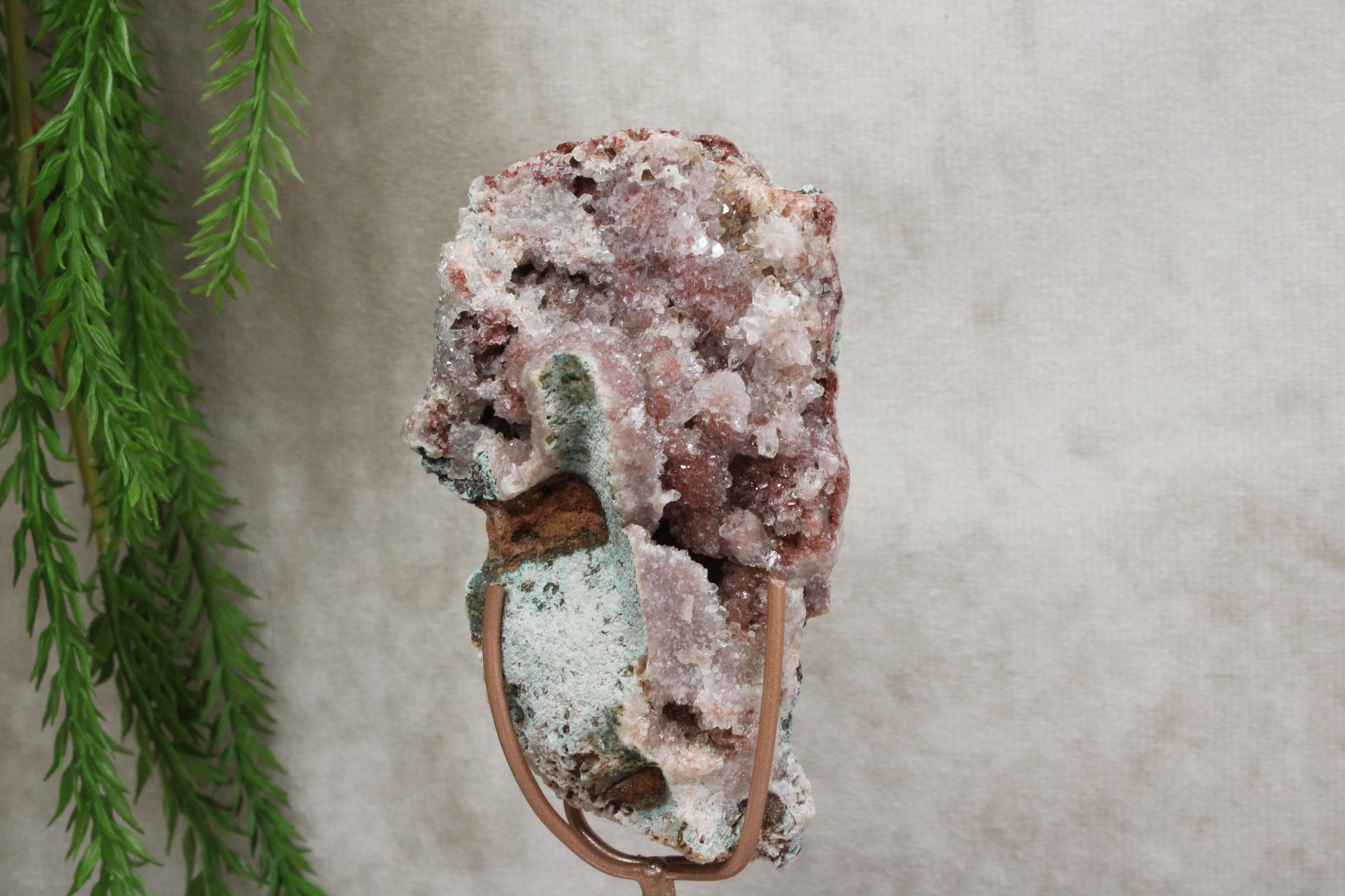 Roze amethist op standaard #1671