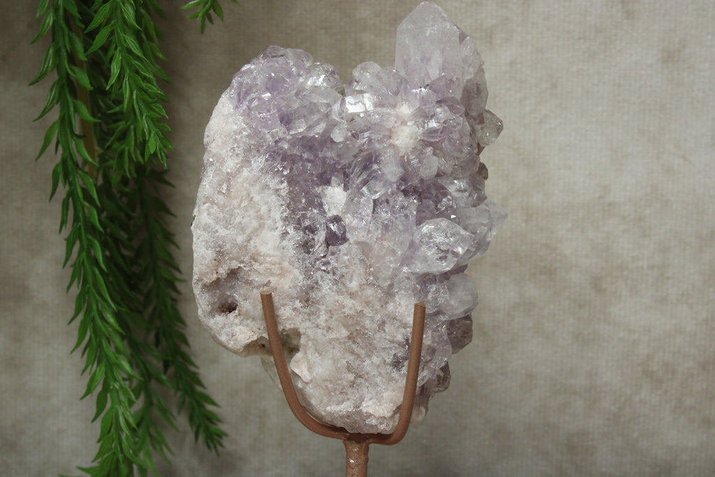 Roze amethist op standaard #1683