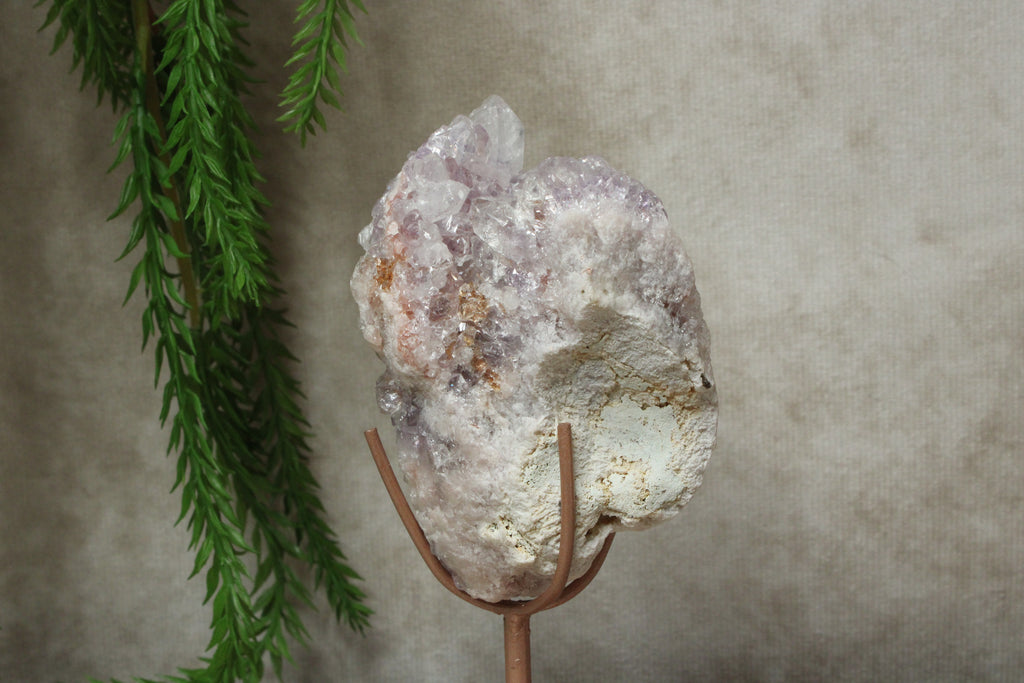 Roze amethist op standaard #1683