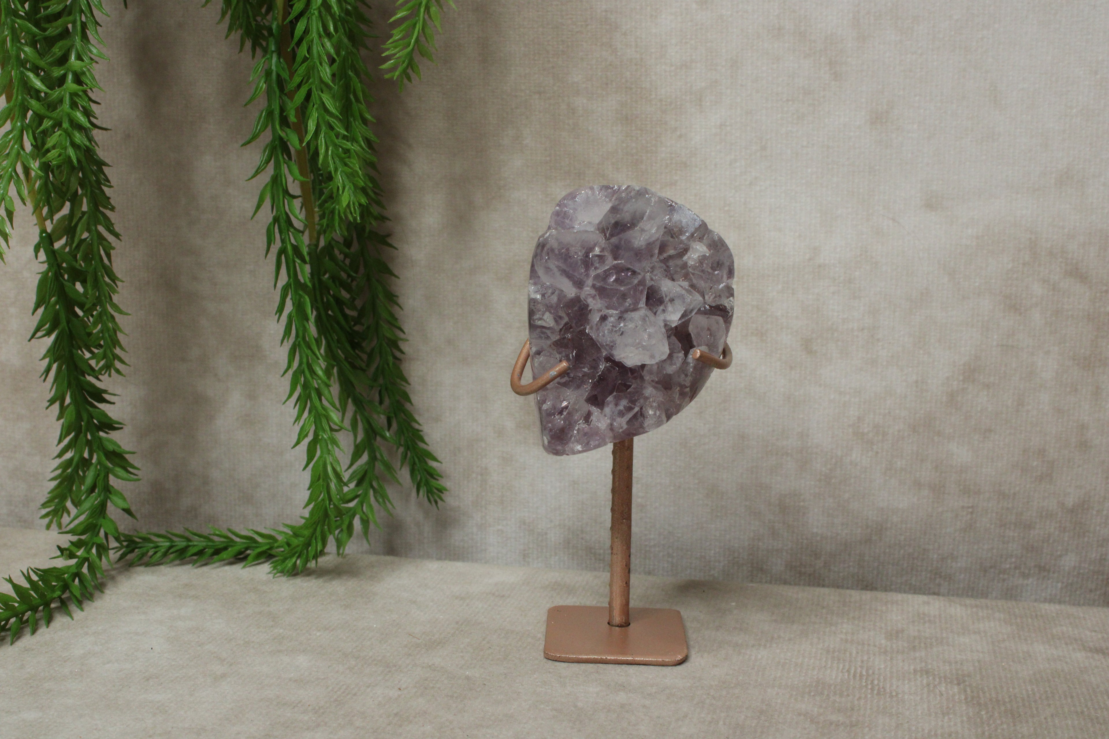 Roze amethist op standaard mini #1437