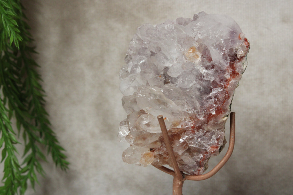 Roze amethist cluster op standaard #1637