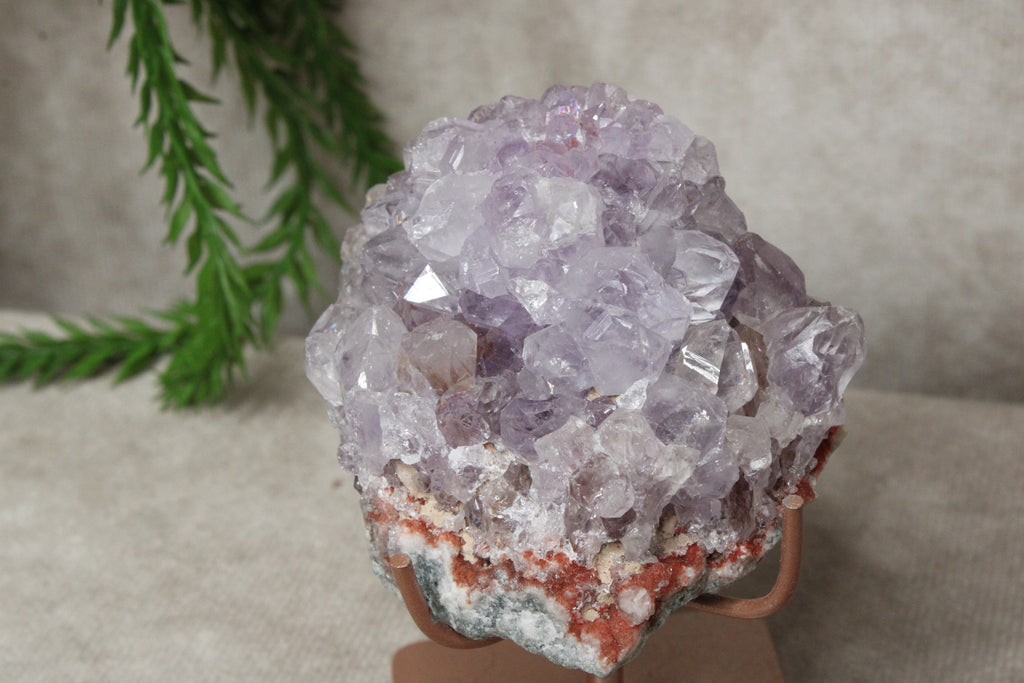 Roze amethist cluster op standaard #1640