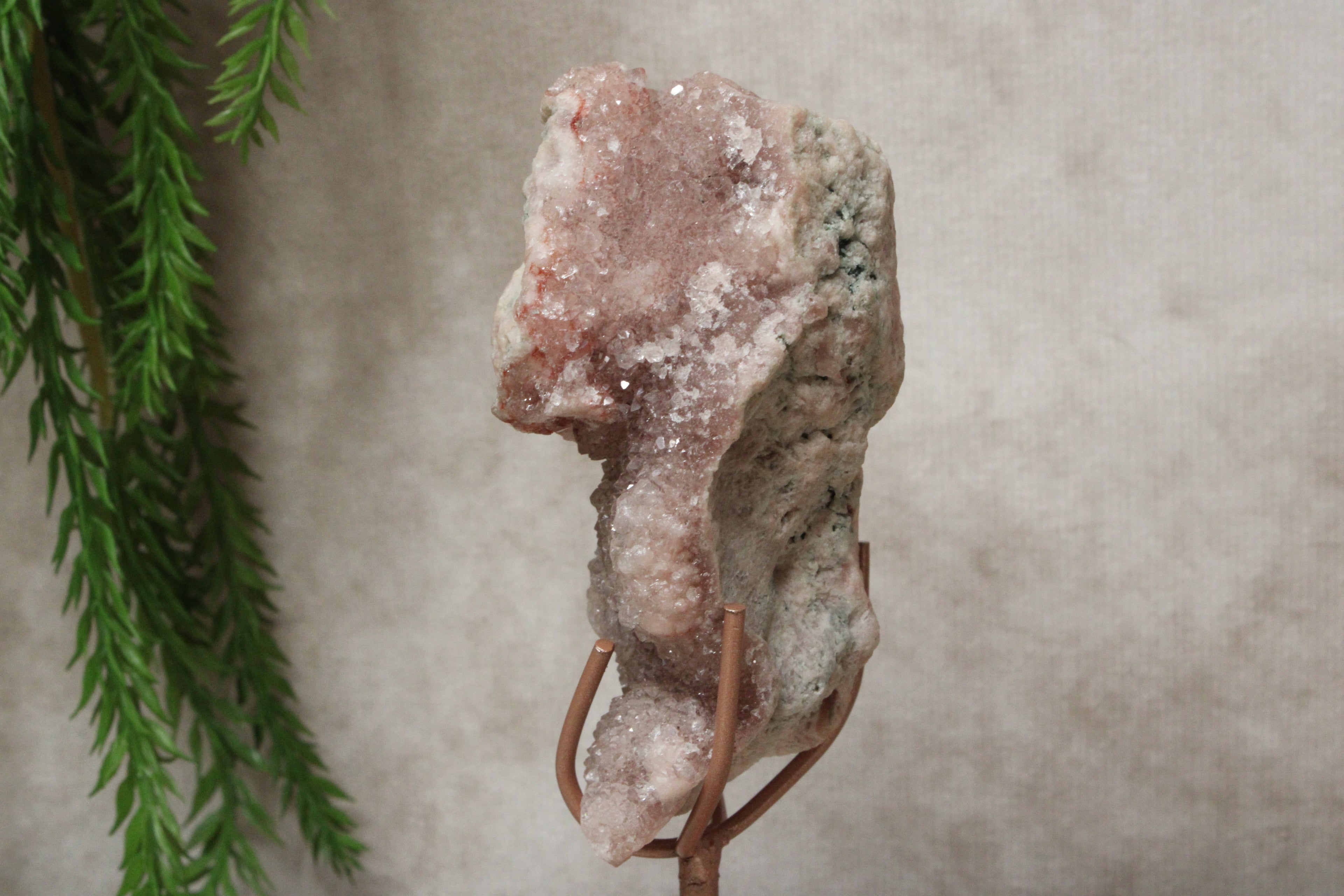 Roze amethist op standaard #1673