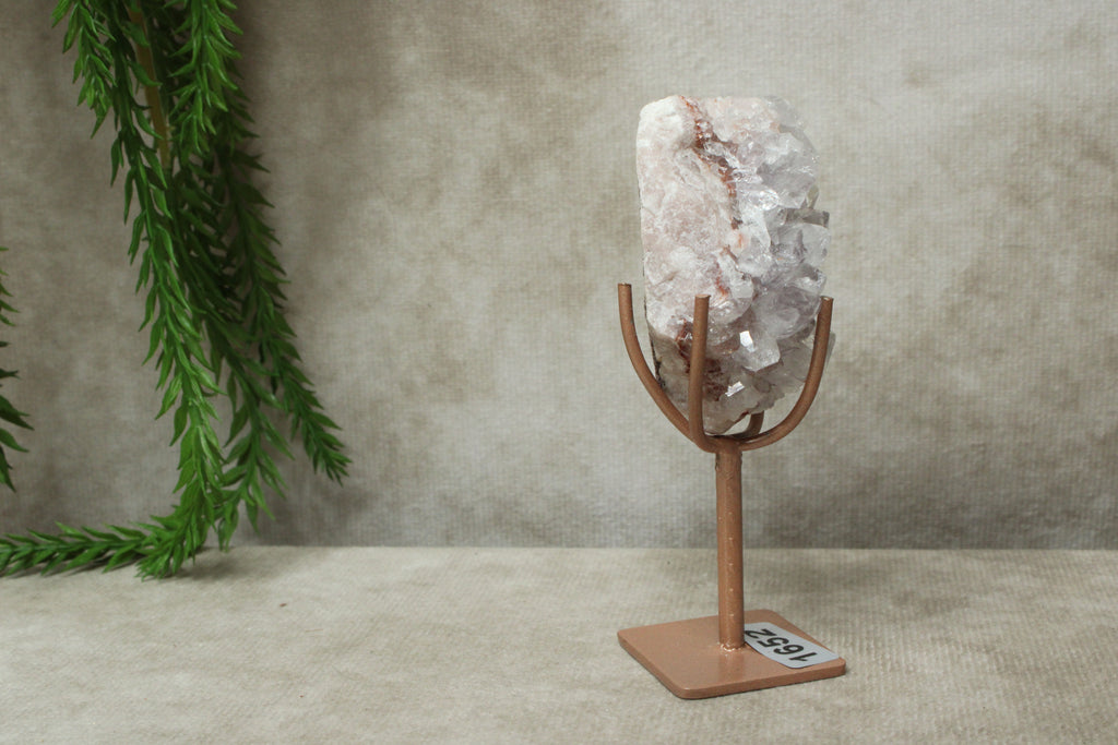 Roze amethist cluster op standaard #1652