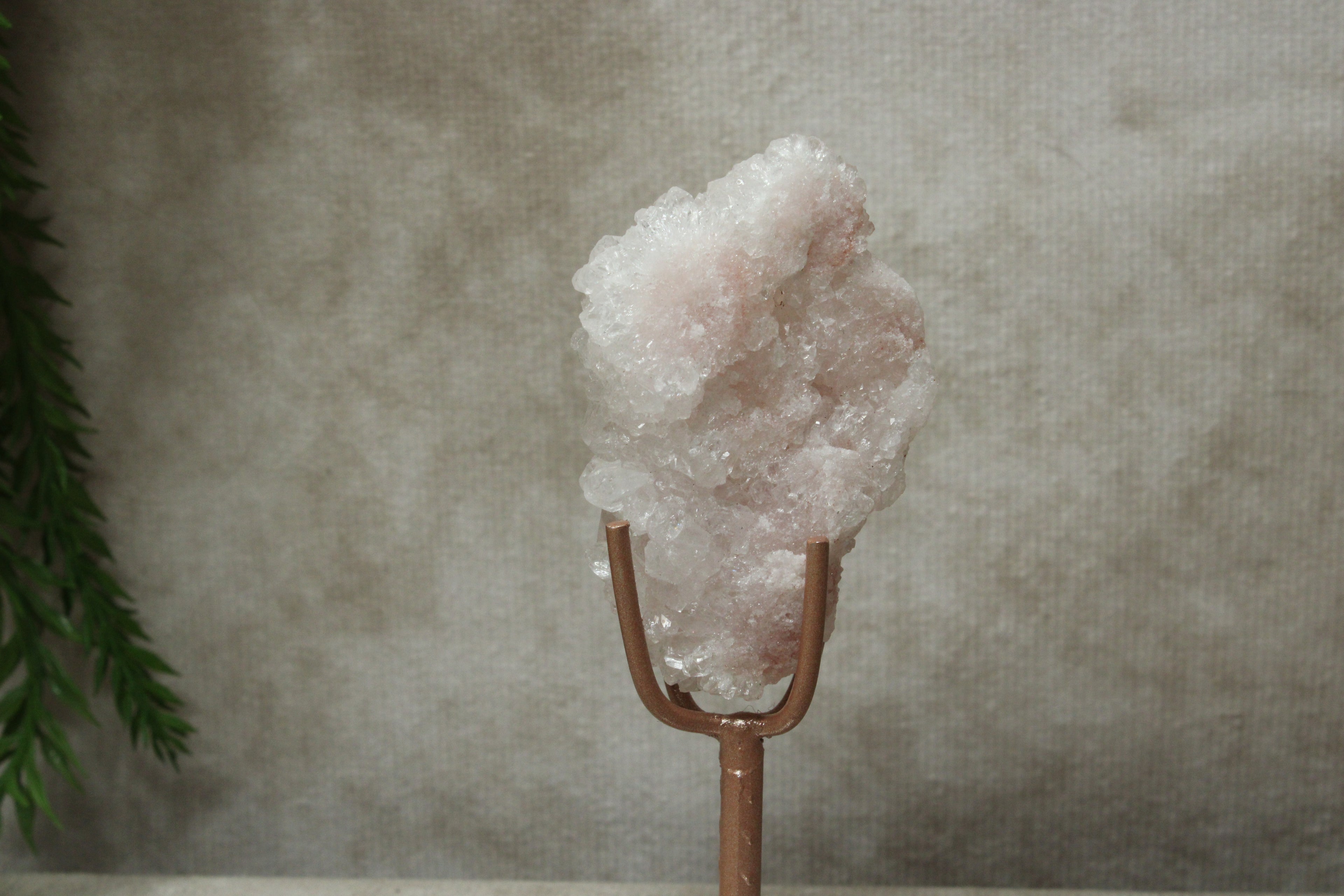 Roze amethist op standaard #1714