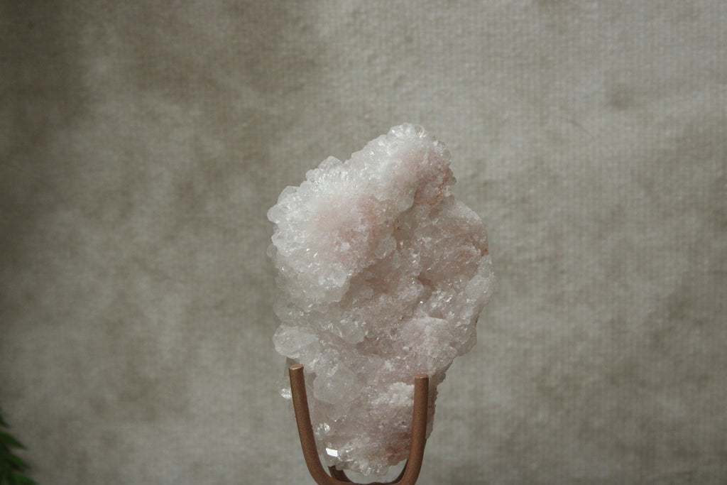 Roze amethist op standaard #1714